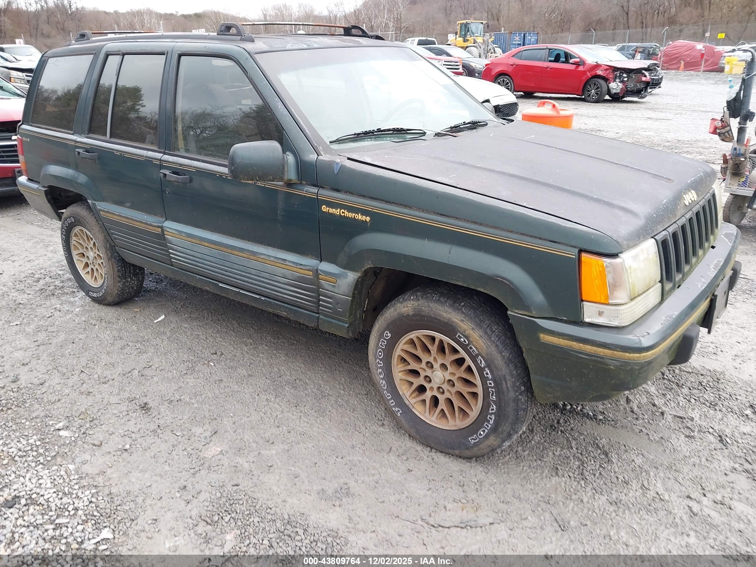 1993 Jeep Grand Cherokee Limited, VIN 1J4GZ78Y0PC525098 — Side