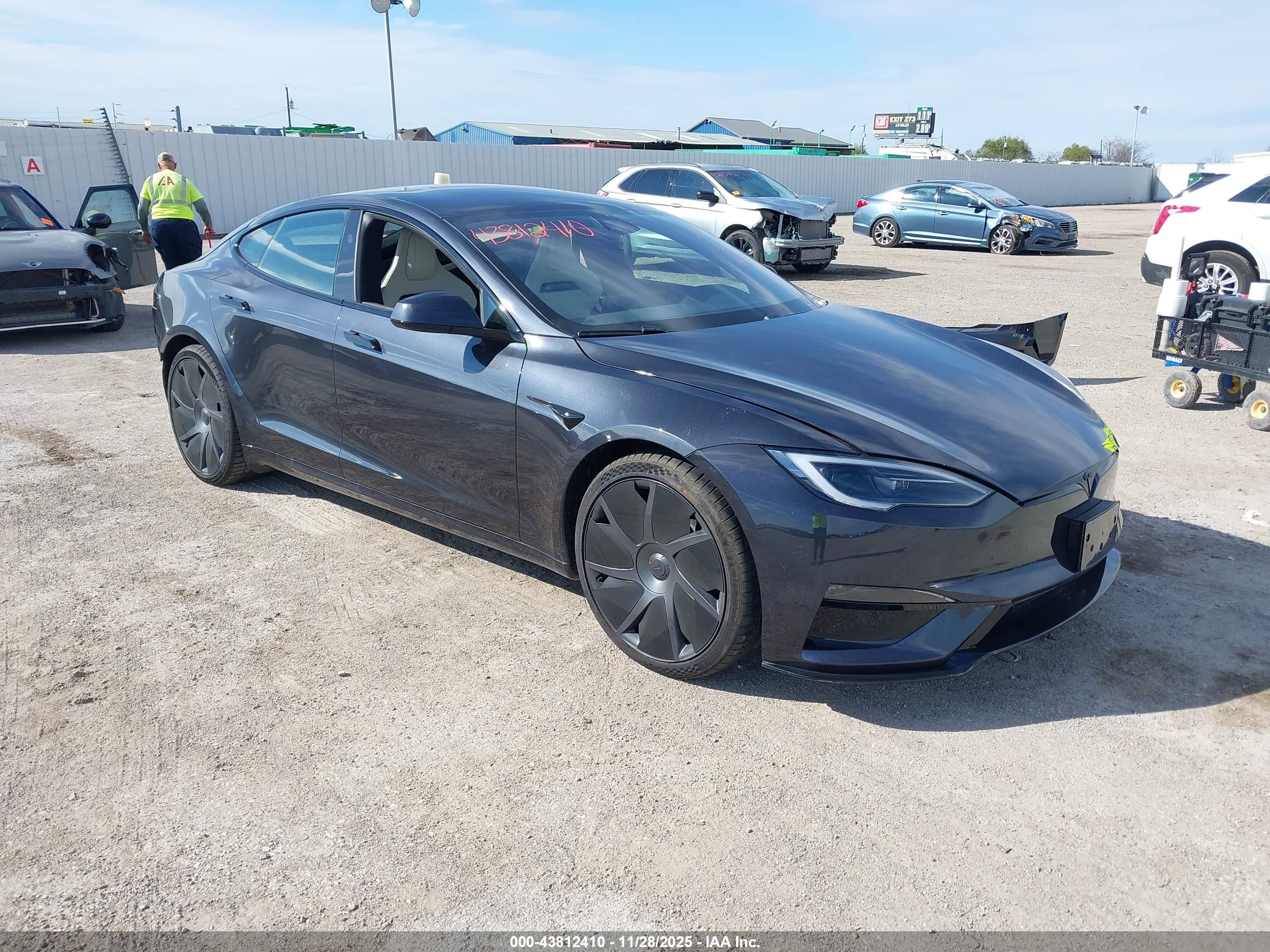 2026 Tesla Model S Plaid, VIN 5YJSA1E67TF556689 — Rear end