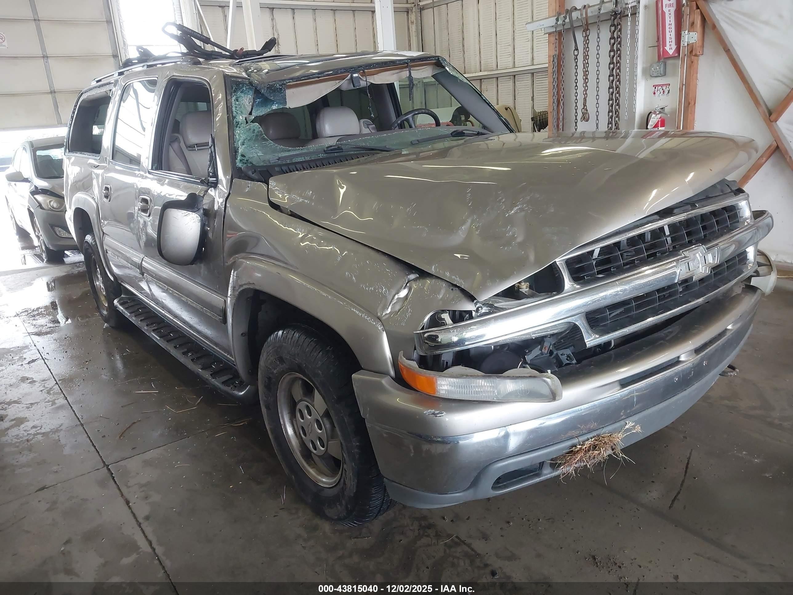 2001 Chevrolet Suburban LT, VIN 3GNFK16T61G175692 — Rollover