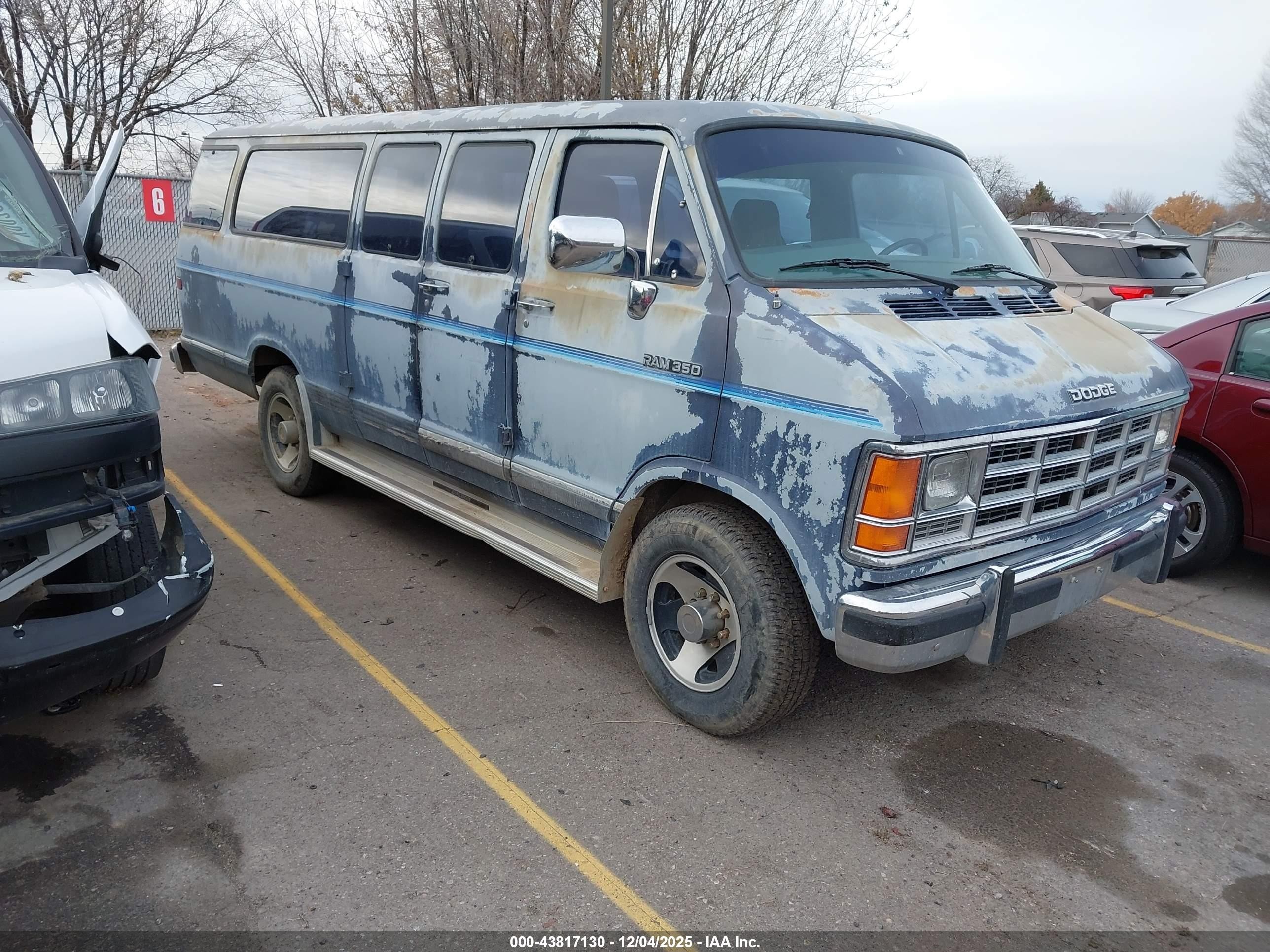 1991 Dodge Passenger, VIN 2B5WB35Z0MK415541 — Normal wear