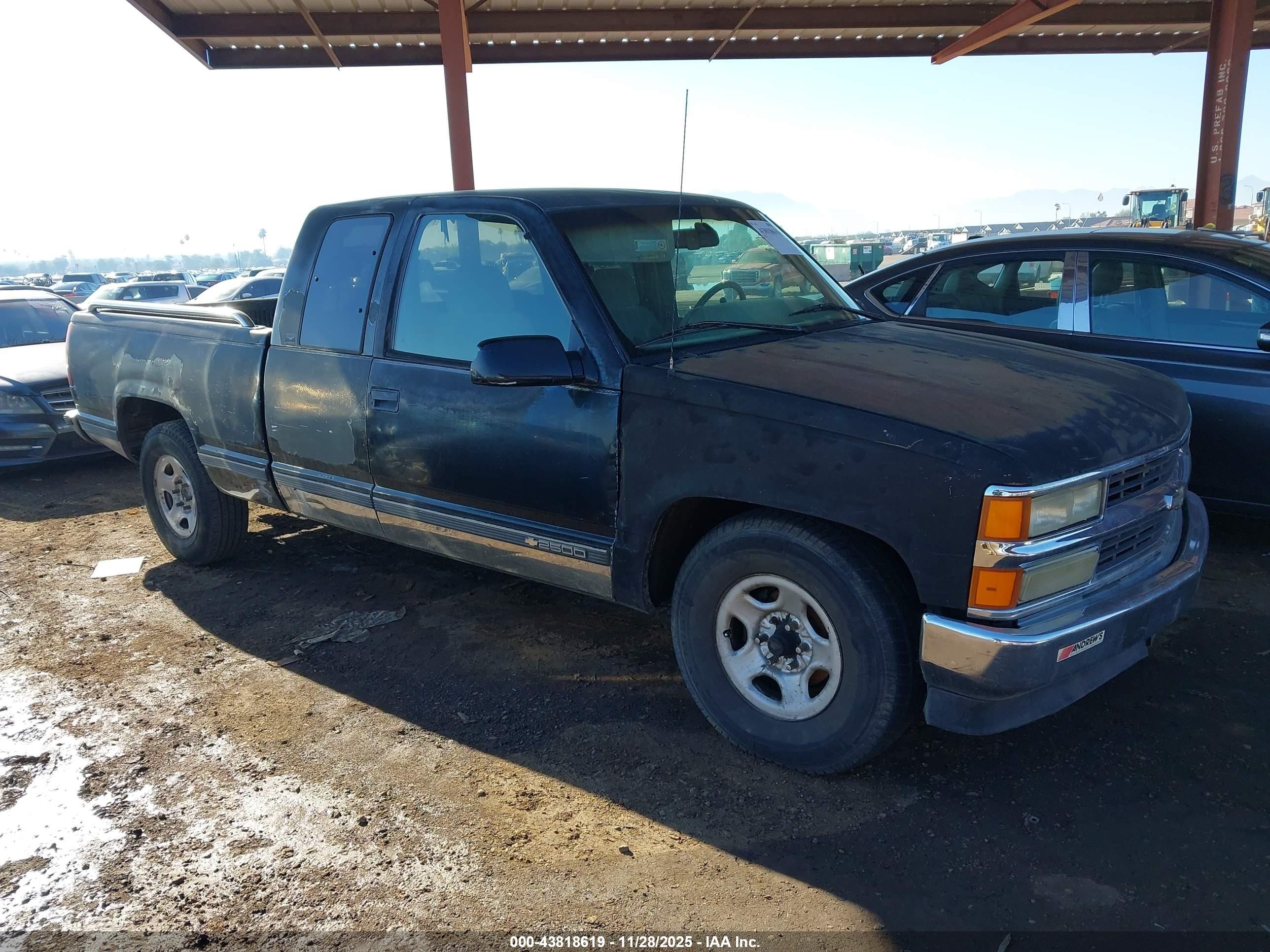 1996 Chevrolet Silverado 2500, VIN 1GCFC29R8TE154252 — Normal wear