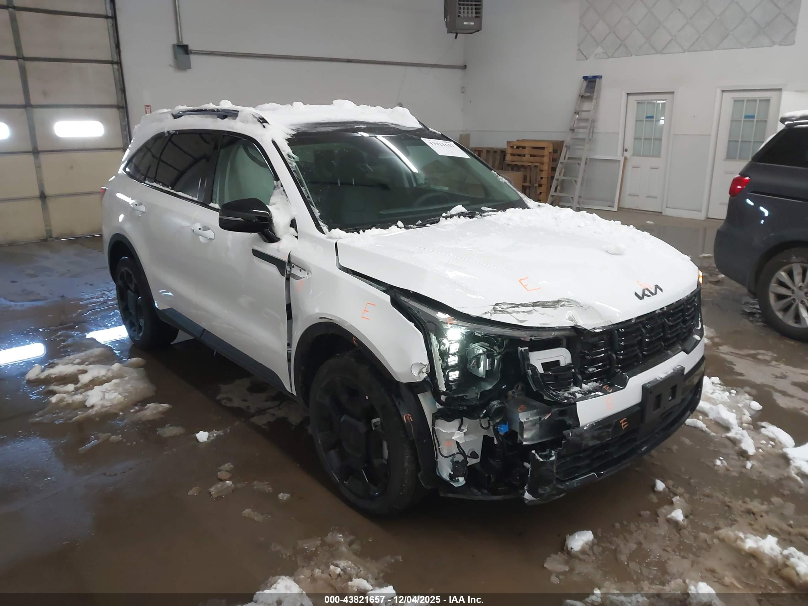 2026 Kia Sorento EX, VIN 5XYRHDJF6TG414702 — Front end