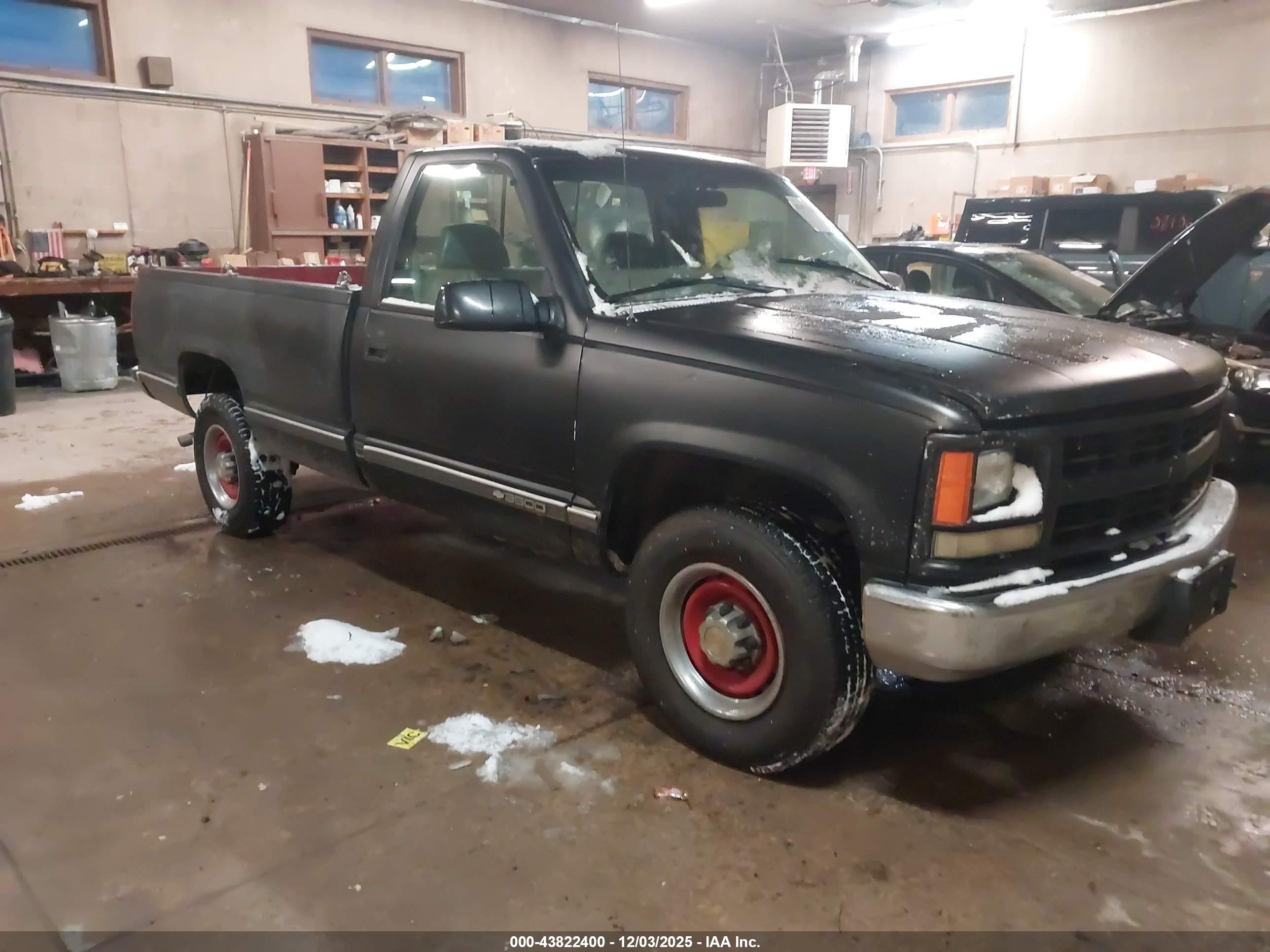 1998 Chevrolet Silverado 3500, VIN 1GCGC34R8WE178220 — Днище