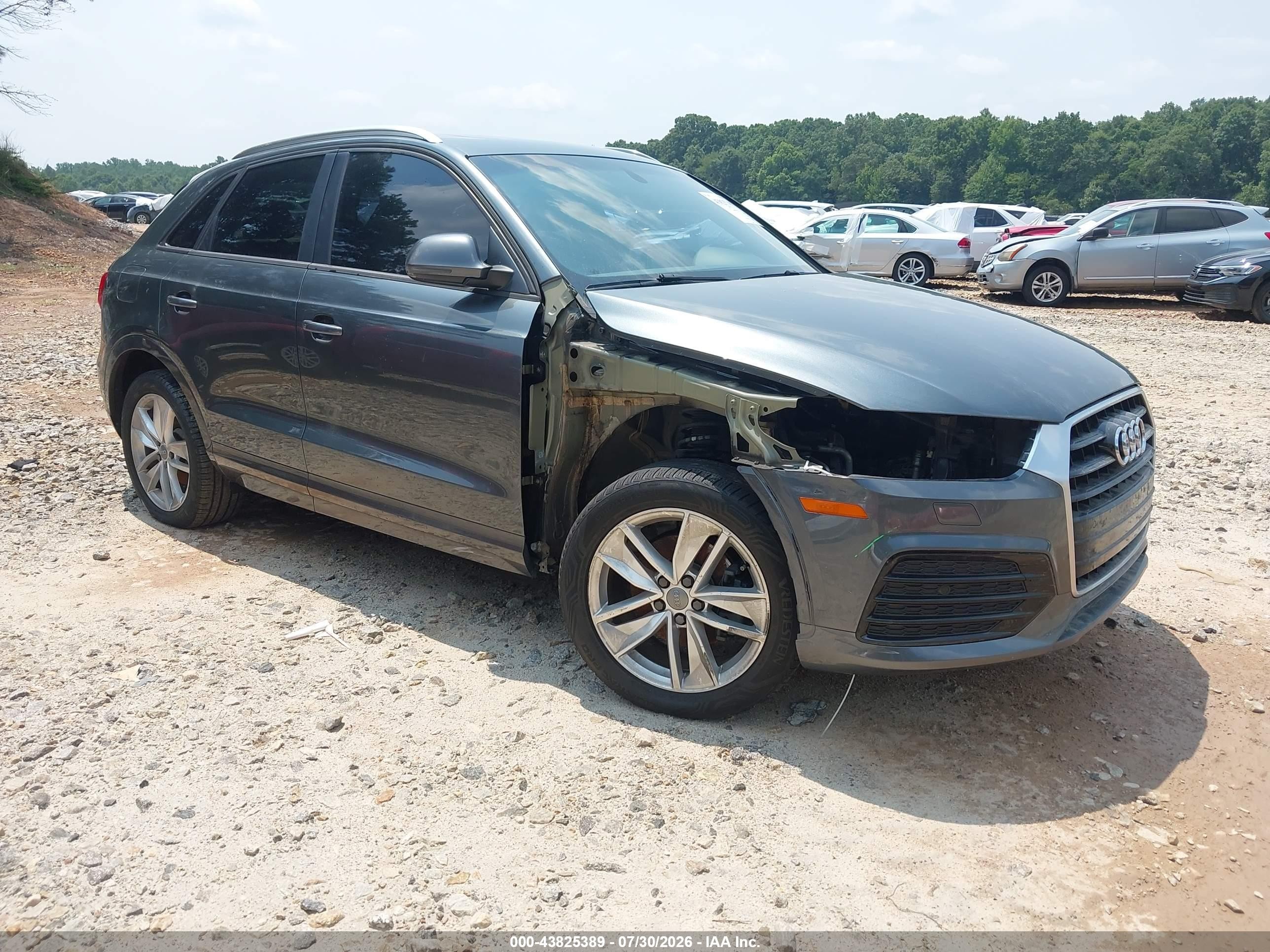 2018 Audi Q3 Premium, VIN WA1BCCFS5JR016096 — Front end
