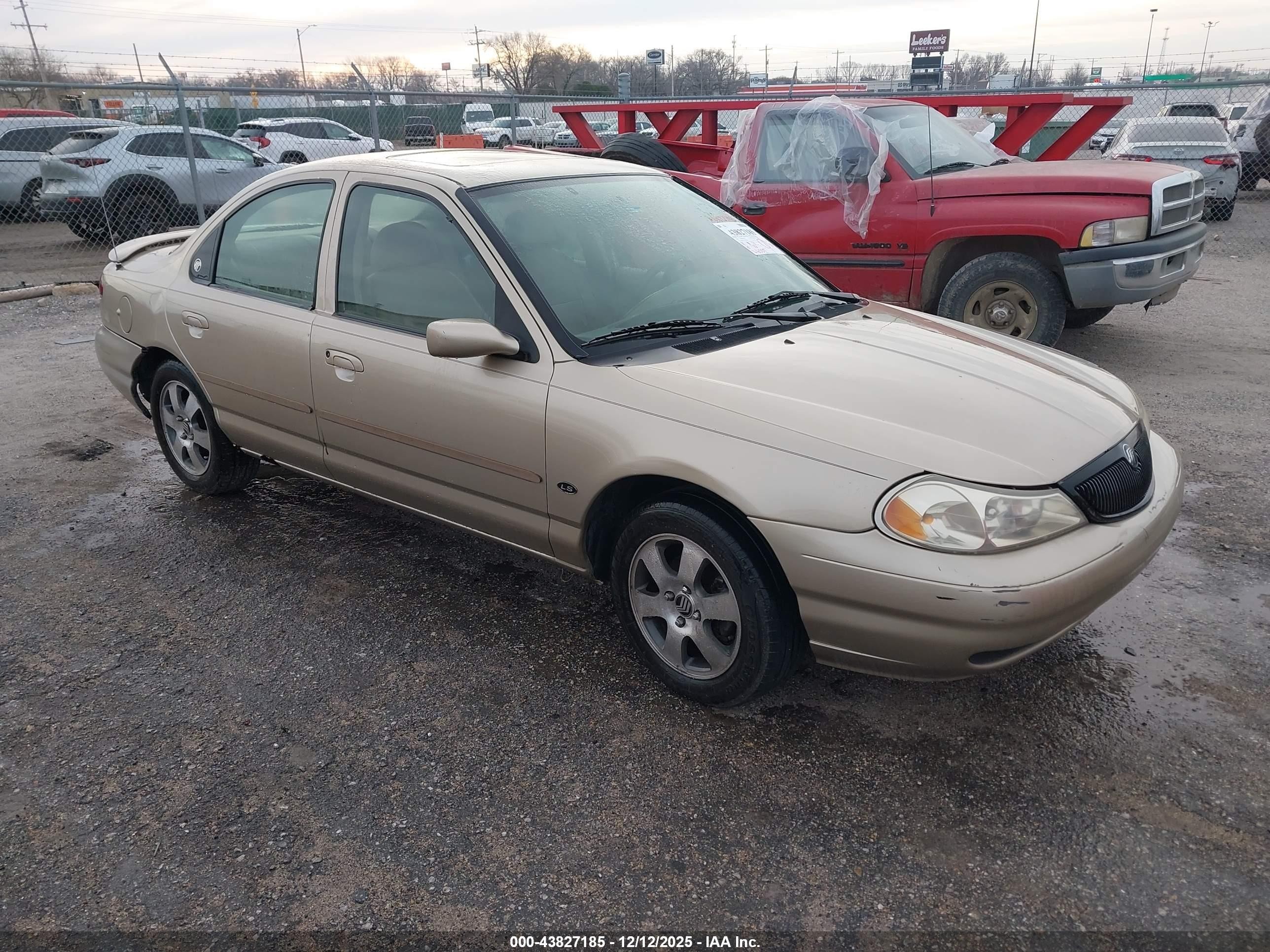 2000 Mercury Mystique, VIN 1MEFM66L4YK604118 — Rear end