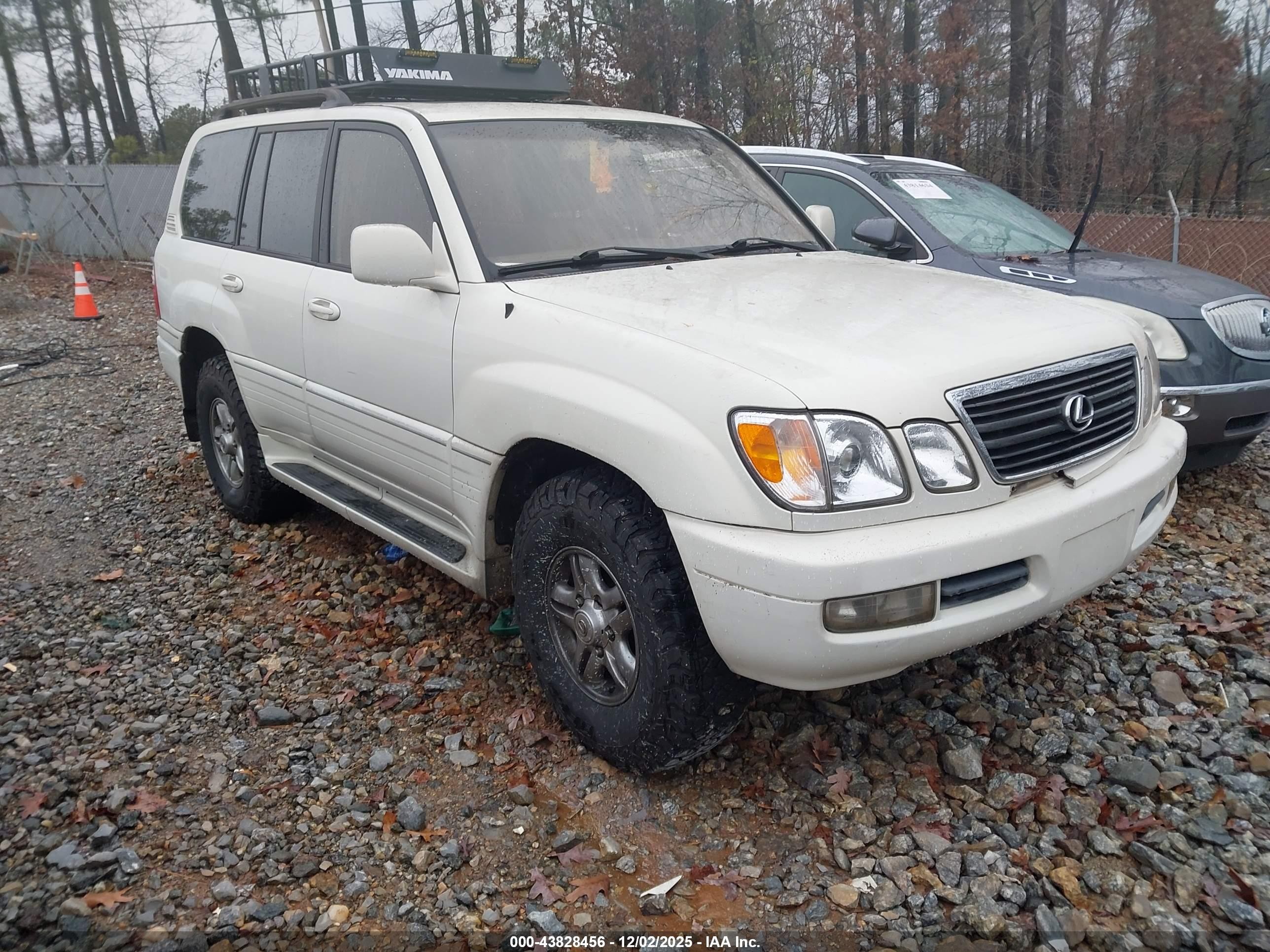 2002 Lexus LX 470, VIN JTJHT00W123518499 — All over