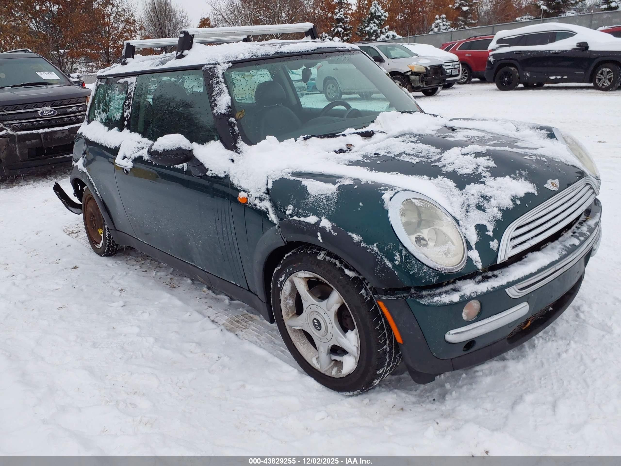 2002 MINI Hardtop, VIN WMWRC33402TC34865 — Rear end
