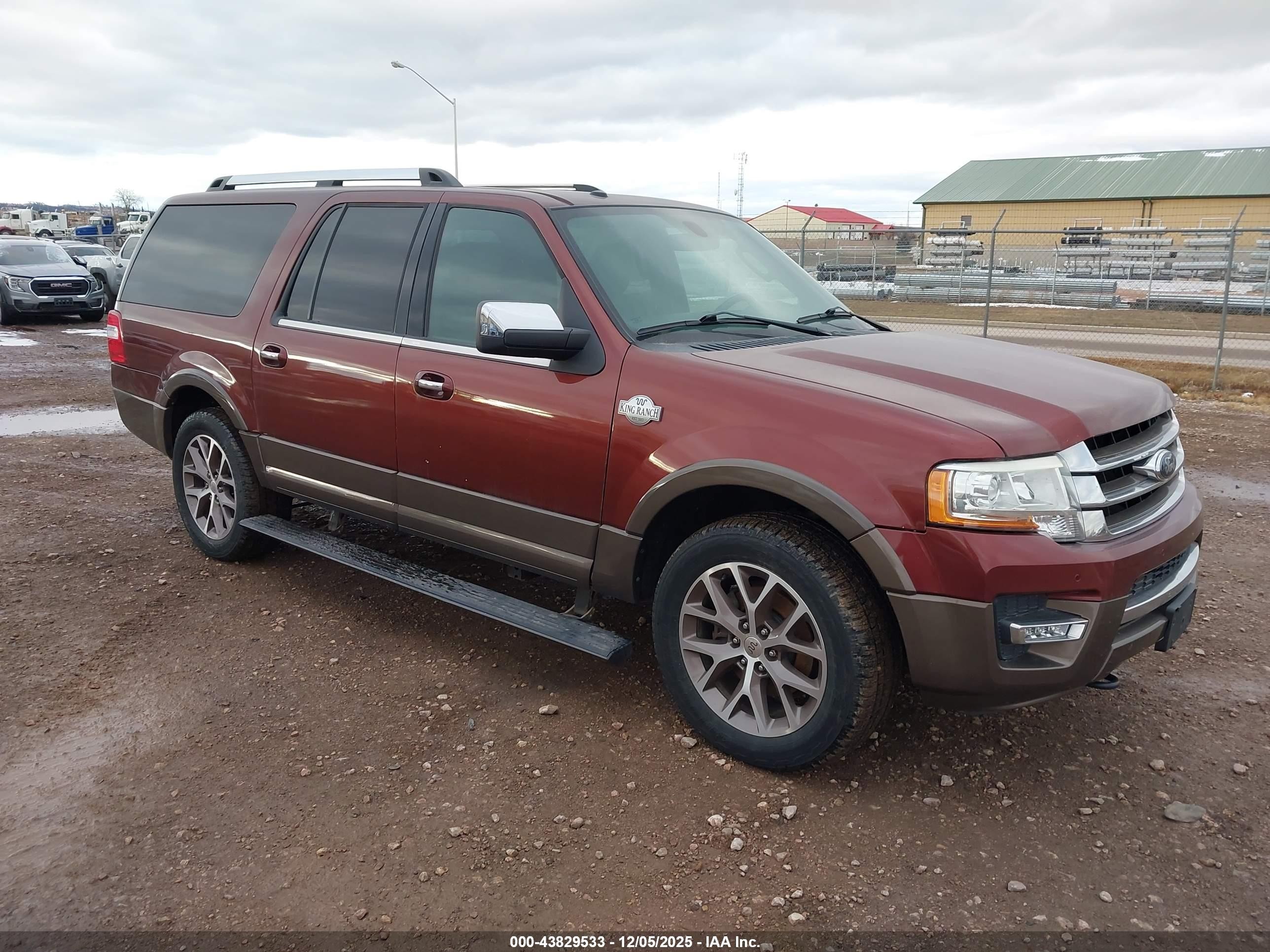 2015 Ford Expedition Max XLT, VIN 1FMJK1JT5FEF16651 — Side