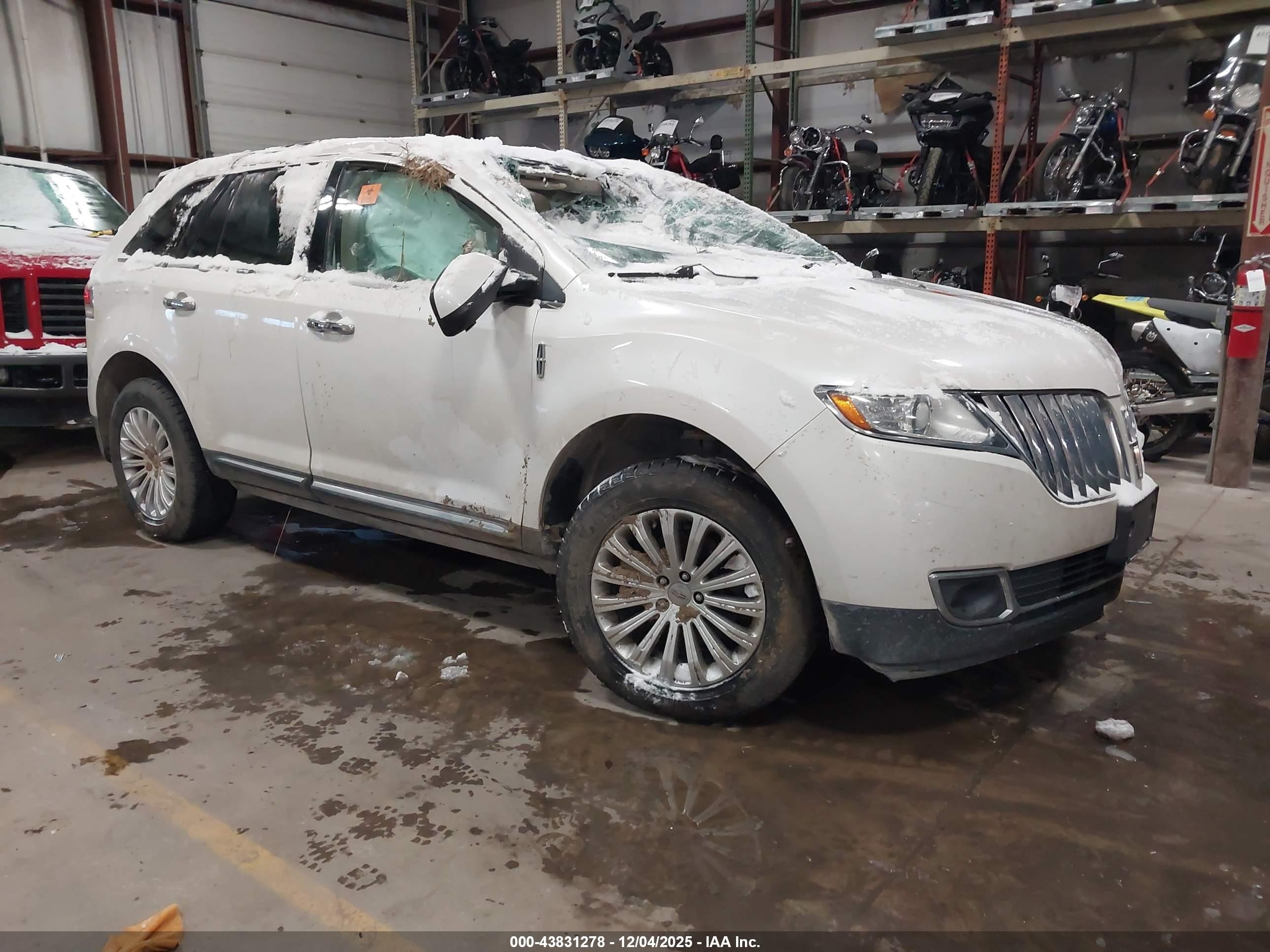 2013 Lincoln MKX, VIN 2LMDJ6JKXDBL28516 — Biohazard / chemical