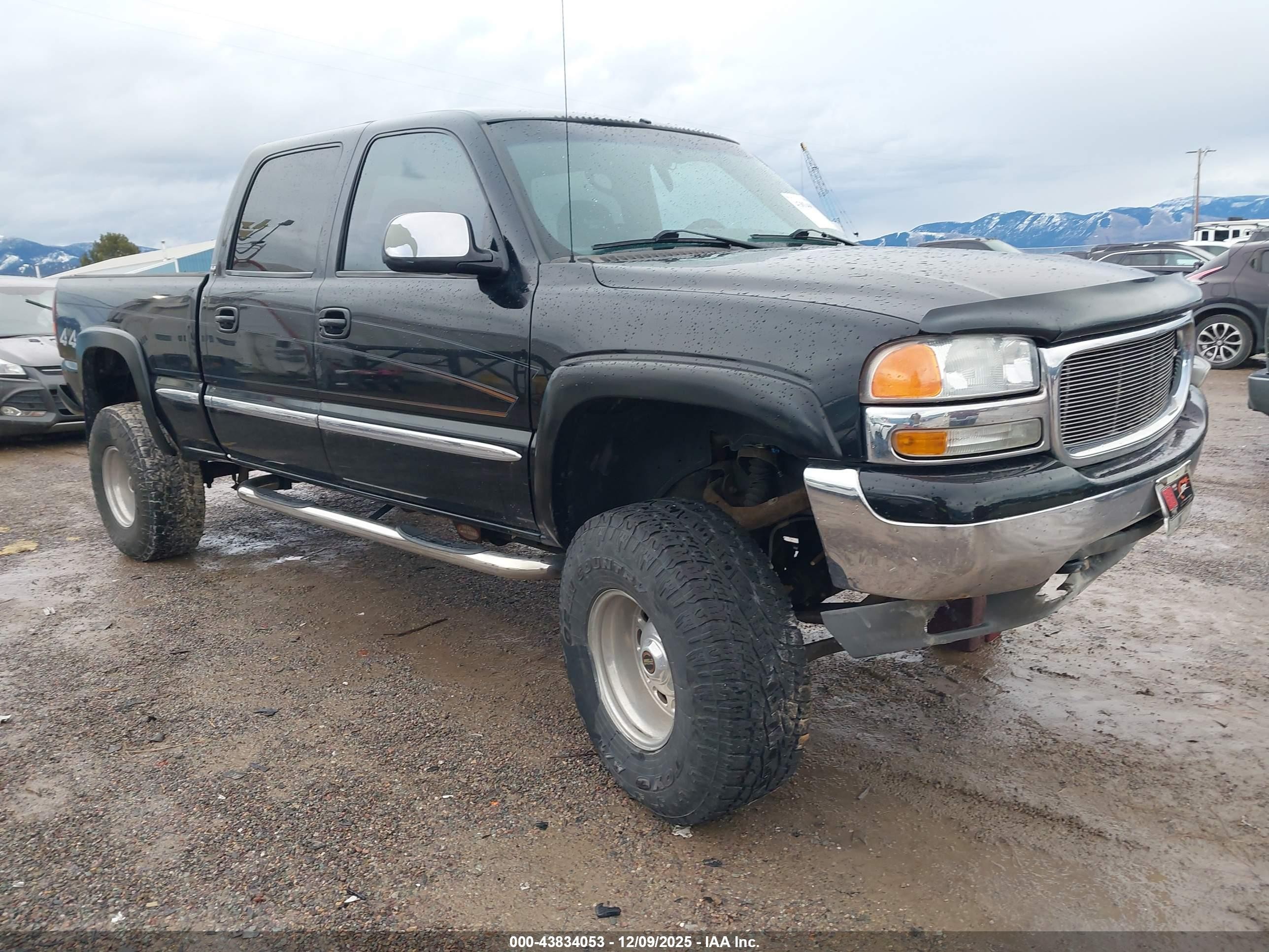 2001 GMC Sierra 1500HD SLE, VIN 1GTGK13U81F209255 — Front end