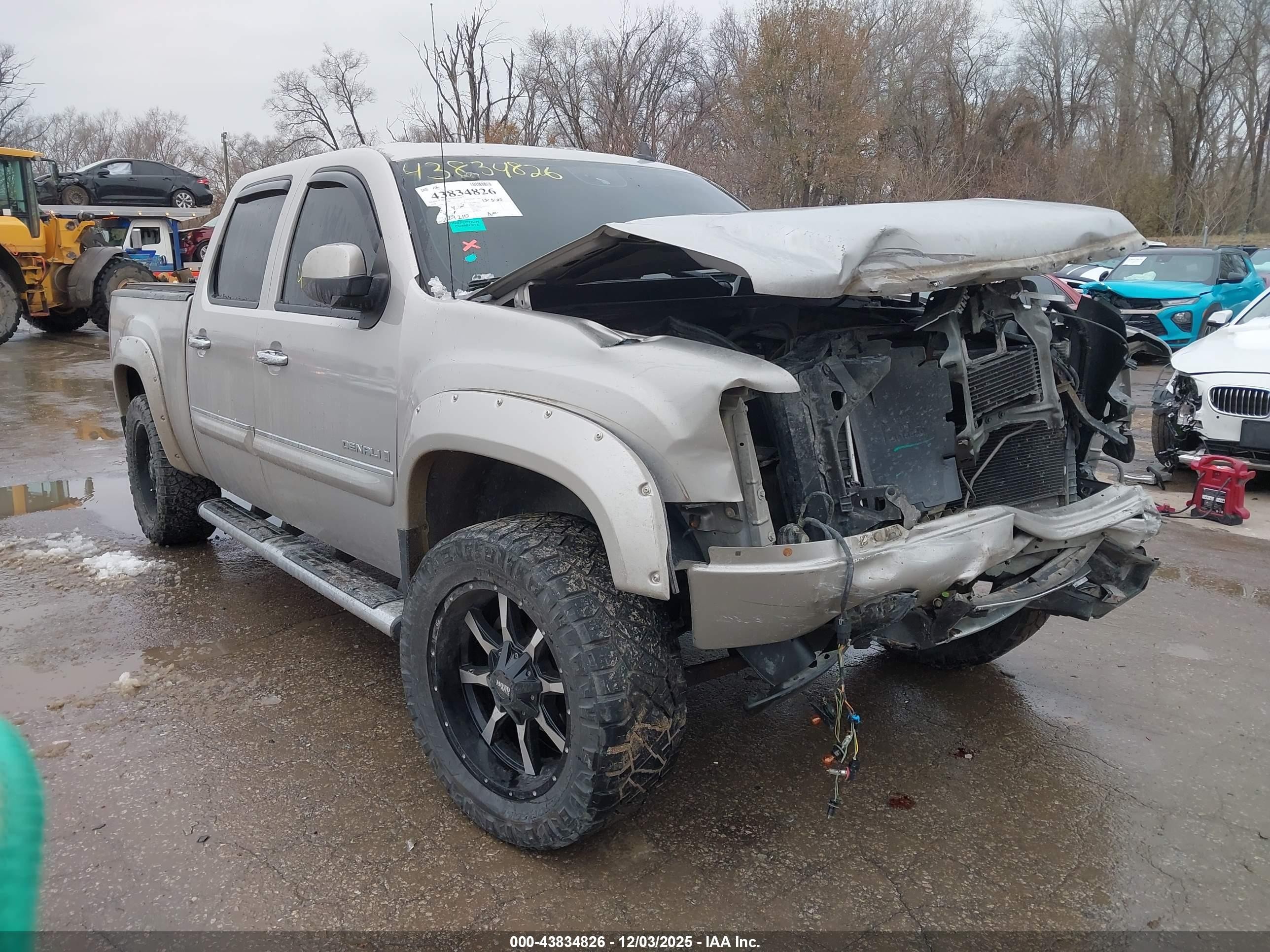 2008 GMC Sierra Denali, VIN 2GTEK638981322060 — Front end