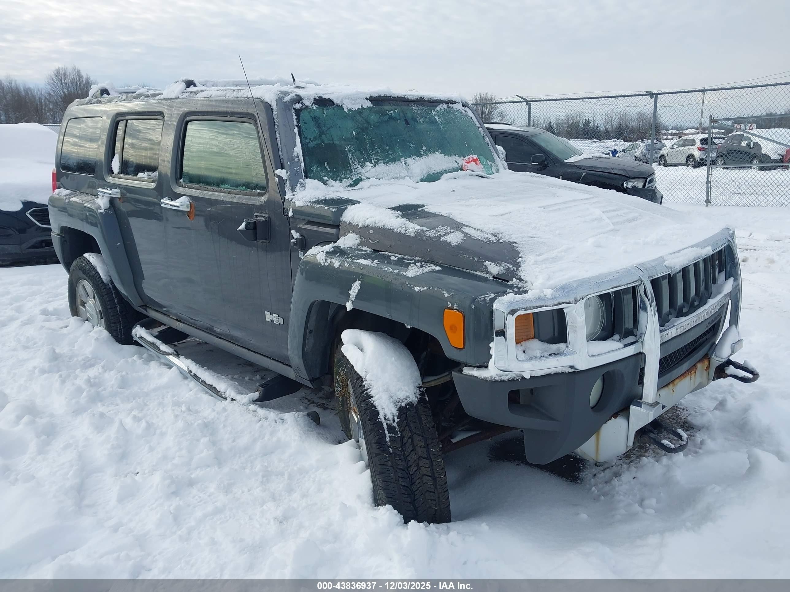 2008 Hummer H3 Luxury, VIN 5GTEN13E588179811 — Undercarriage