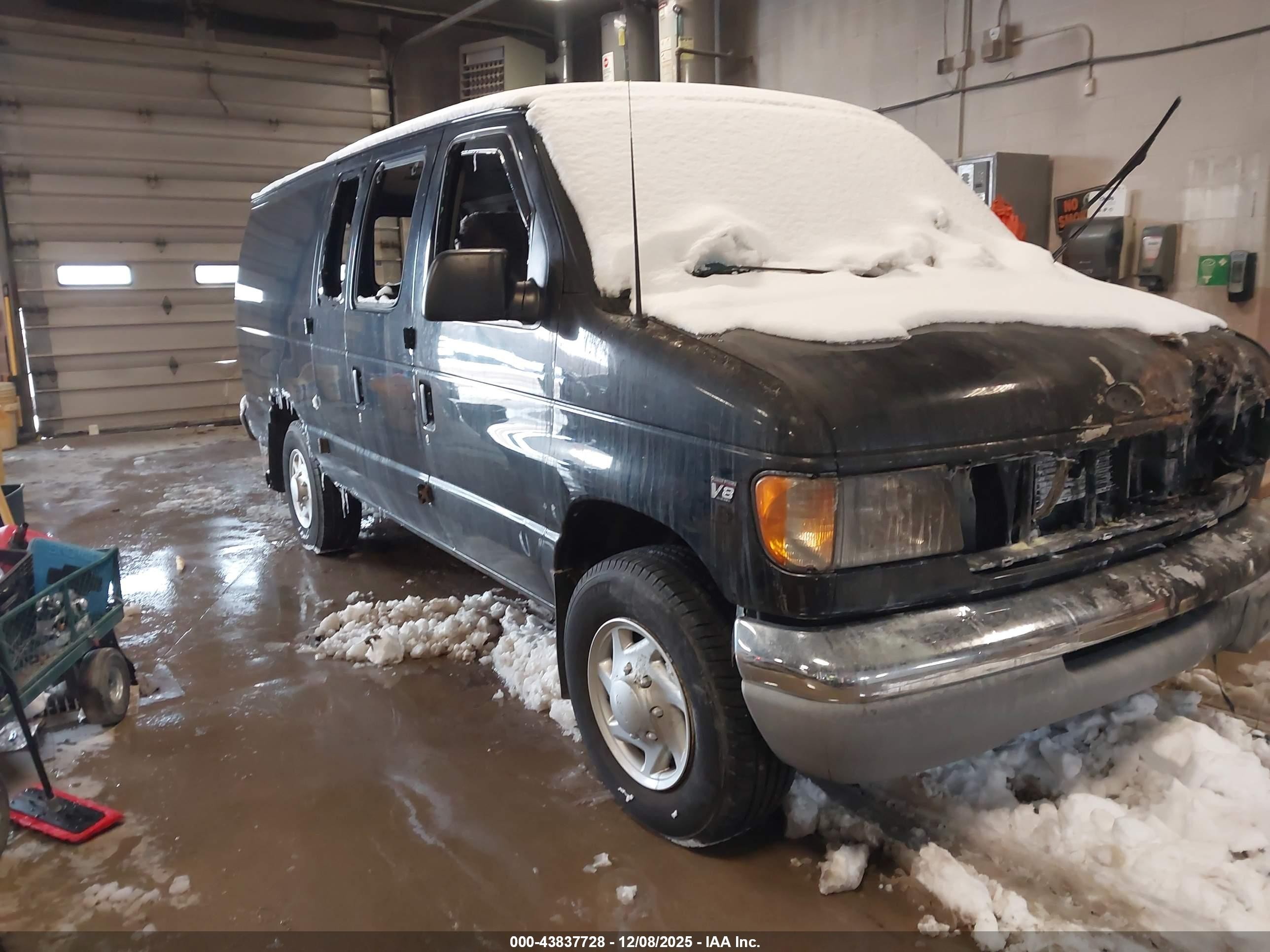 2002 Ford E-350, VIN 1FTSS34F32HA87707 — Engine fire