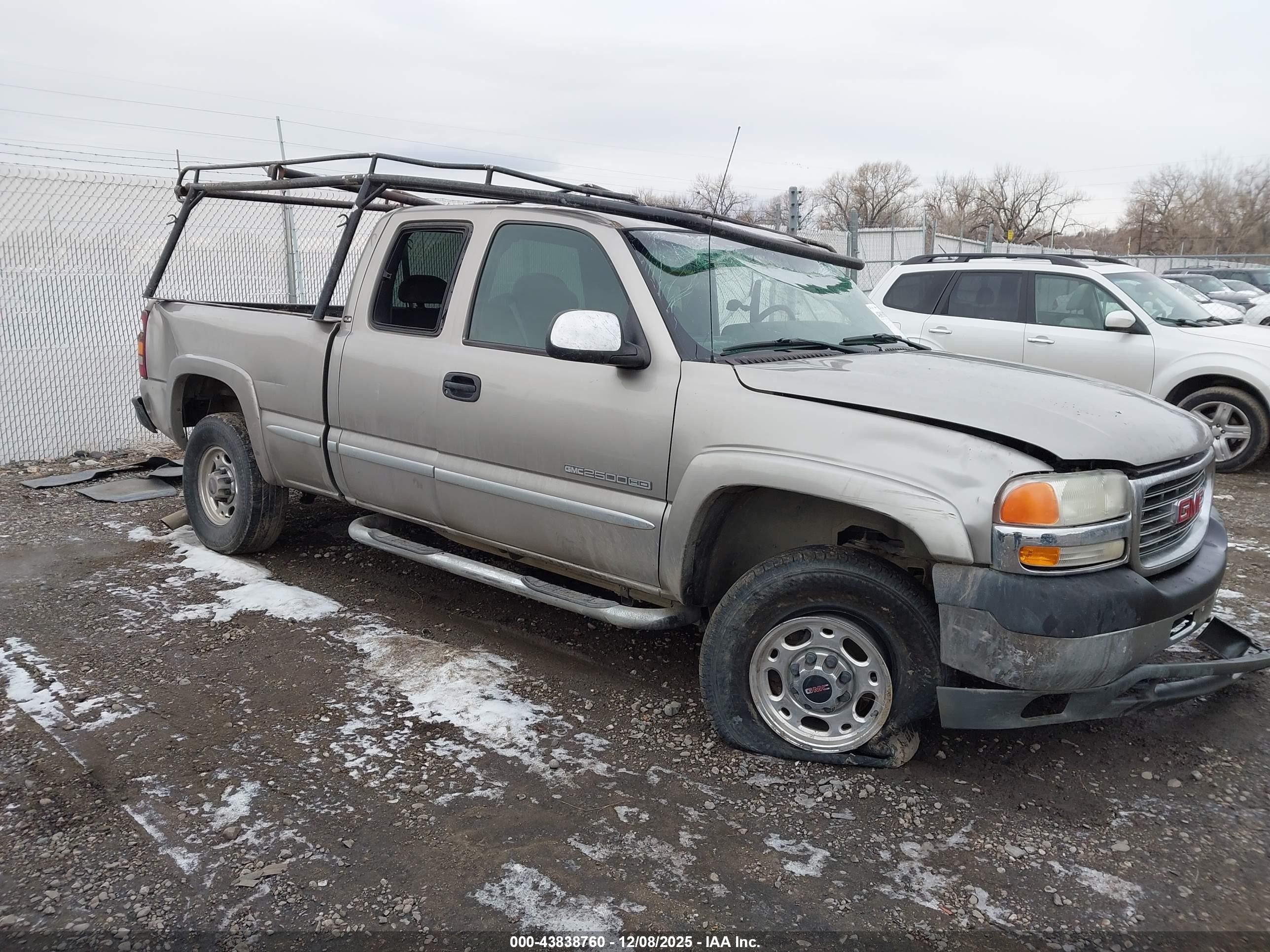 2002 GMC Sierra 2500HD SLE, VIN 1GTHC29G42E145036 — Rollover