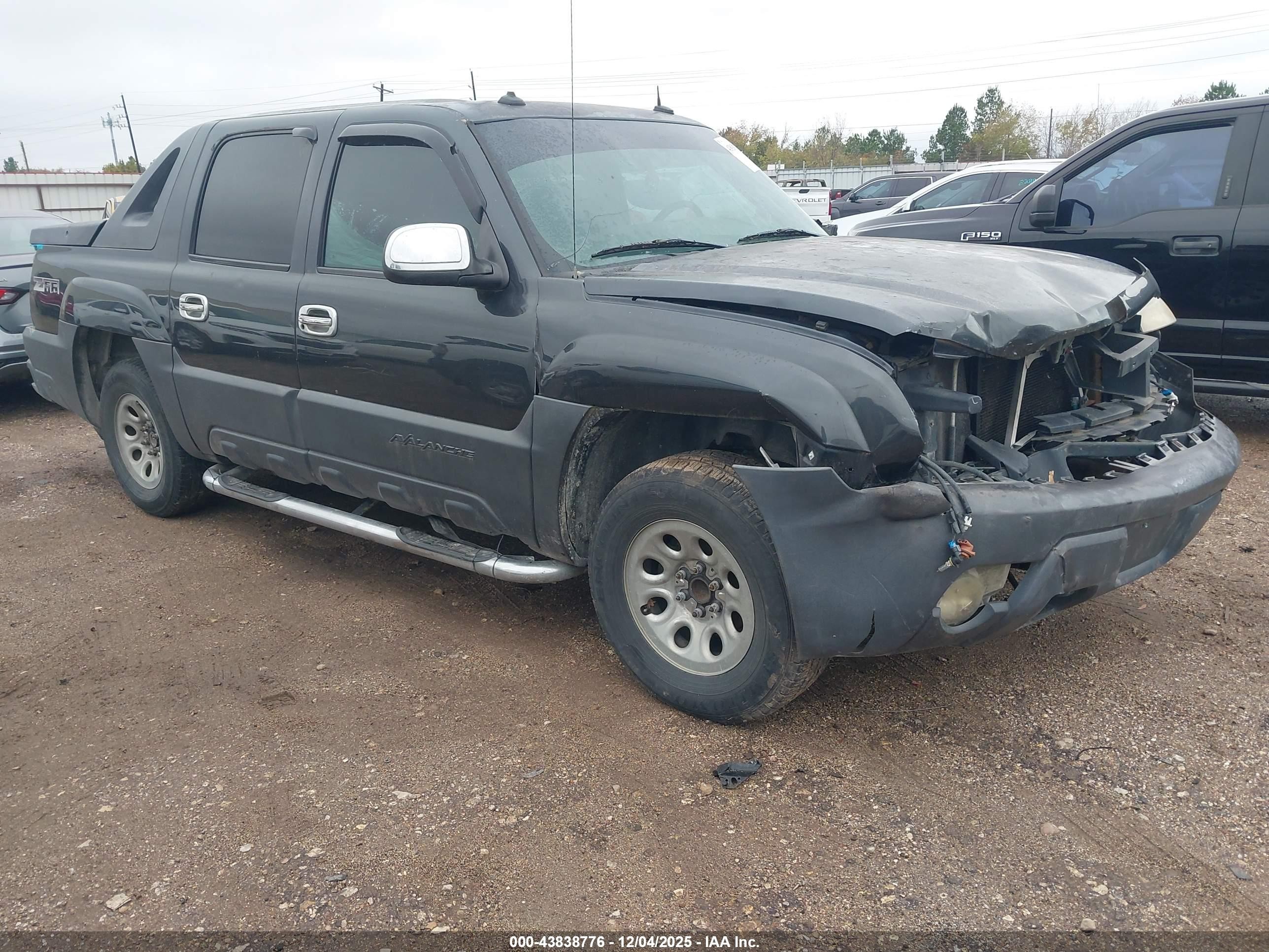 2003 Chevrolet Avalanche, VIN 3GNEC13T33G179599 — Front end
