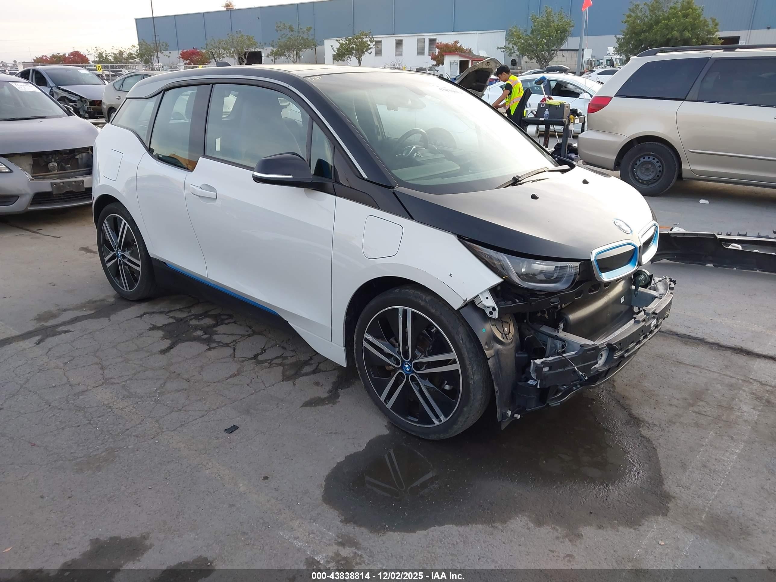 2020 BMW i3, VIN WBY8P4C04L7G72867 — Front end