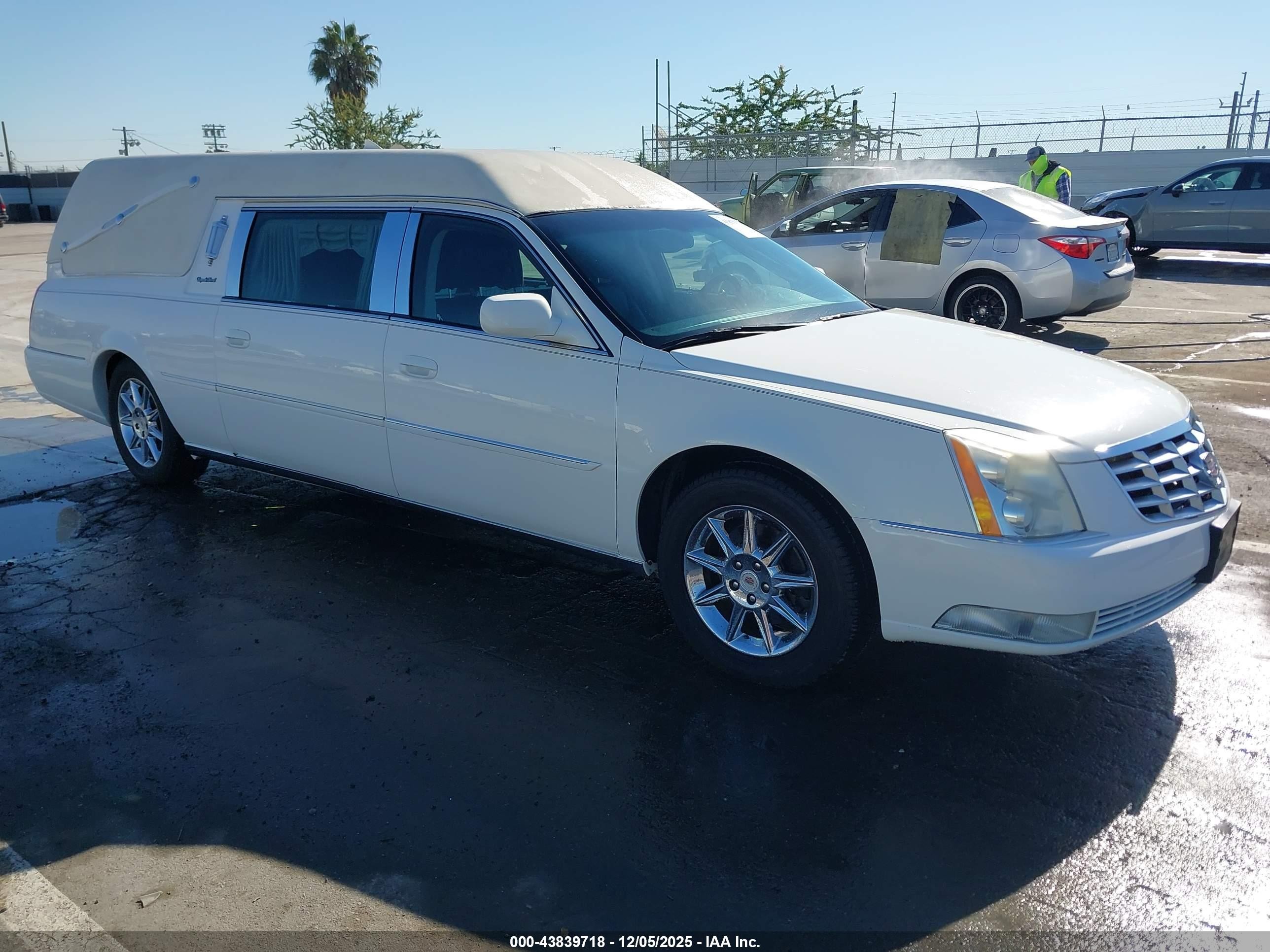 2011 Cadillac DTS Professional Limousine, VIN 1GE7K9C63BU600138 — Механическое