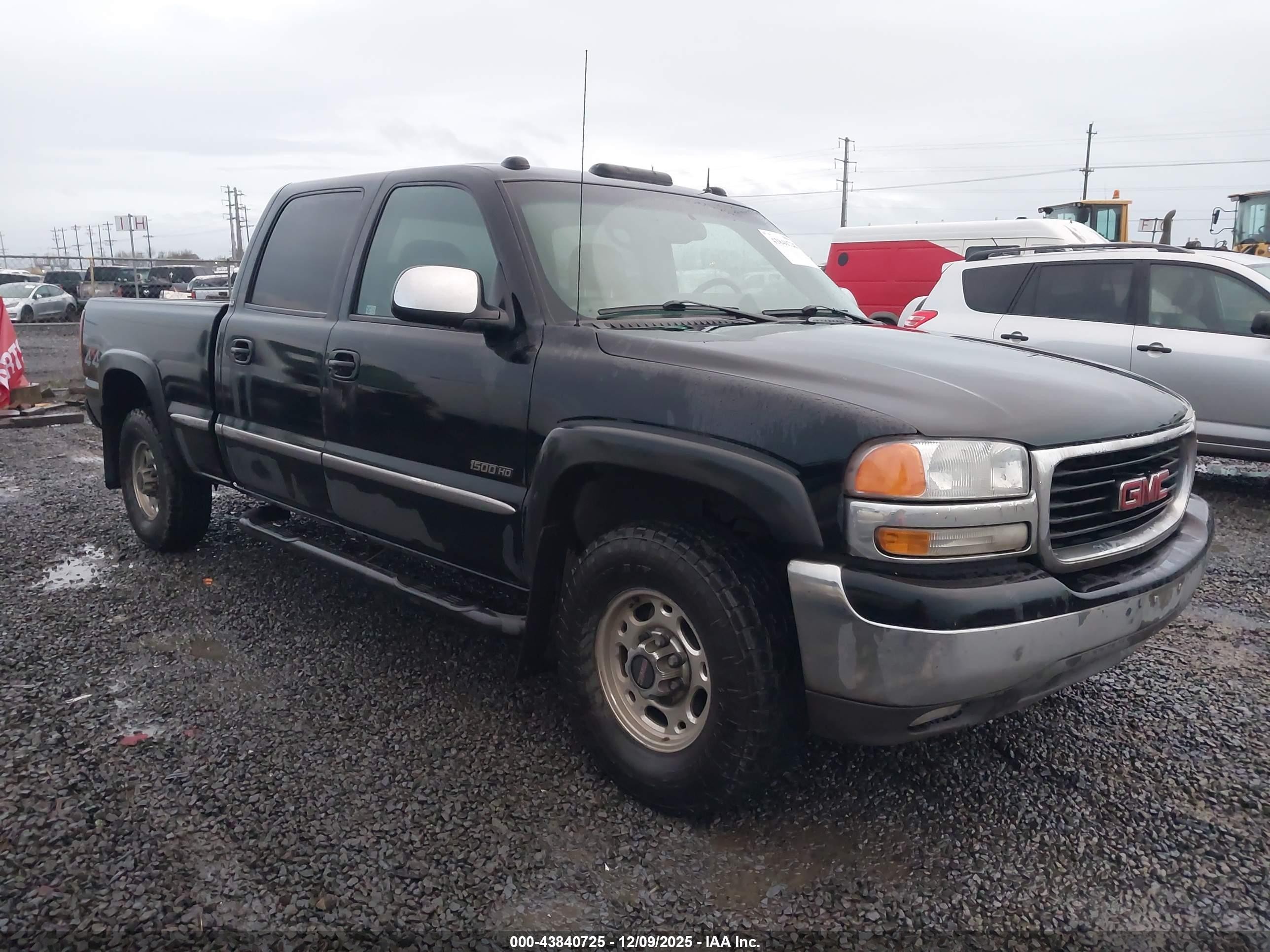 2001 GMC Sierra 1500HD SLE, VIN 1GTGK13UX1F138608 — Rear end