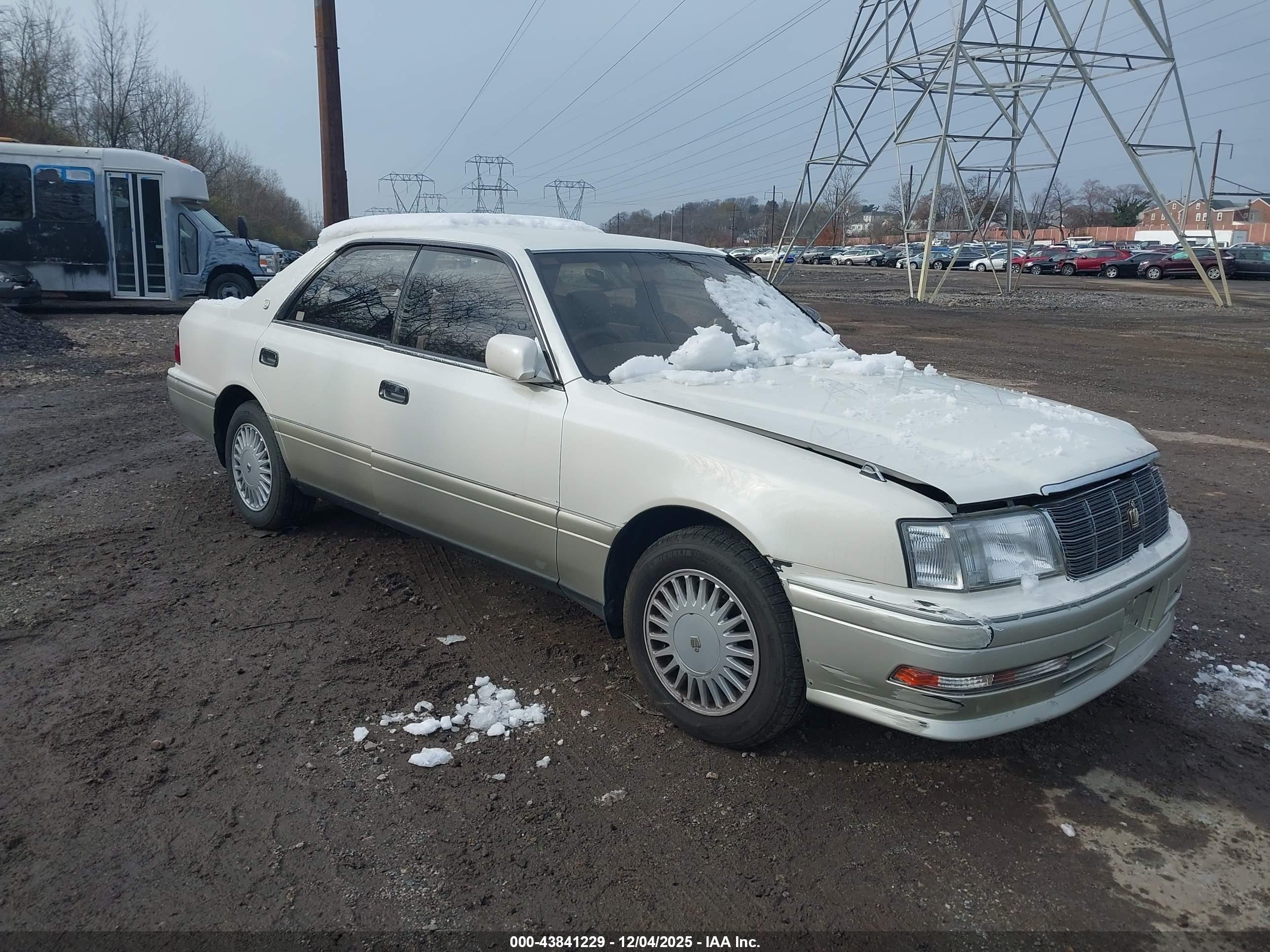 1997 Toyota Avalon, VIN 0000JZS1550071085 — Front end