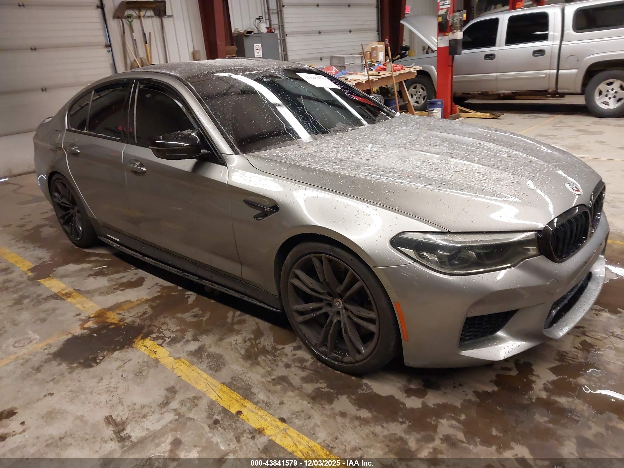 2020 BMW M5 Competition, VIN WBSJF0C0XLCD52435 — Бок