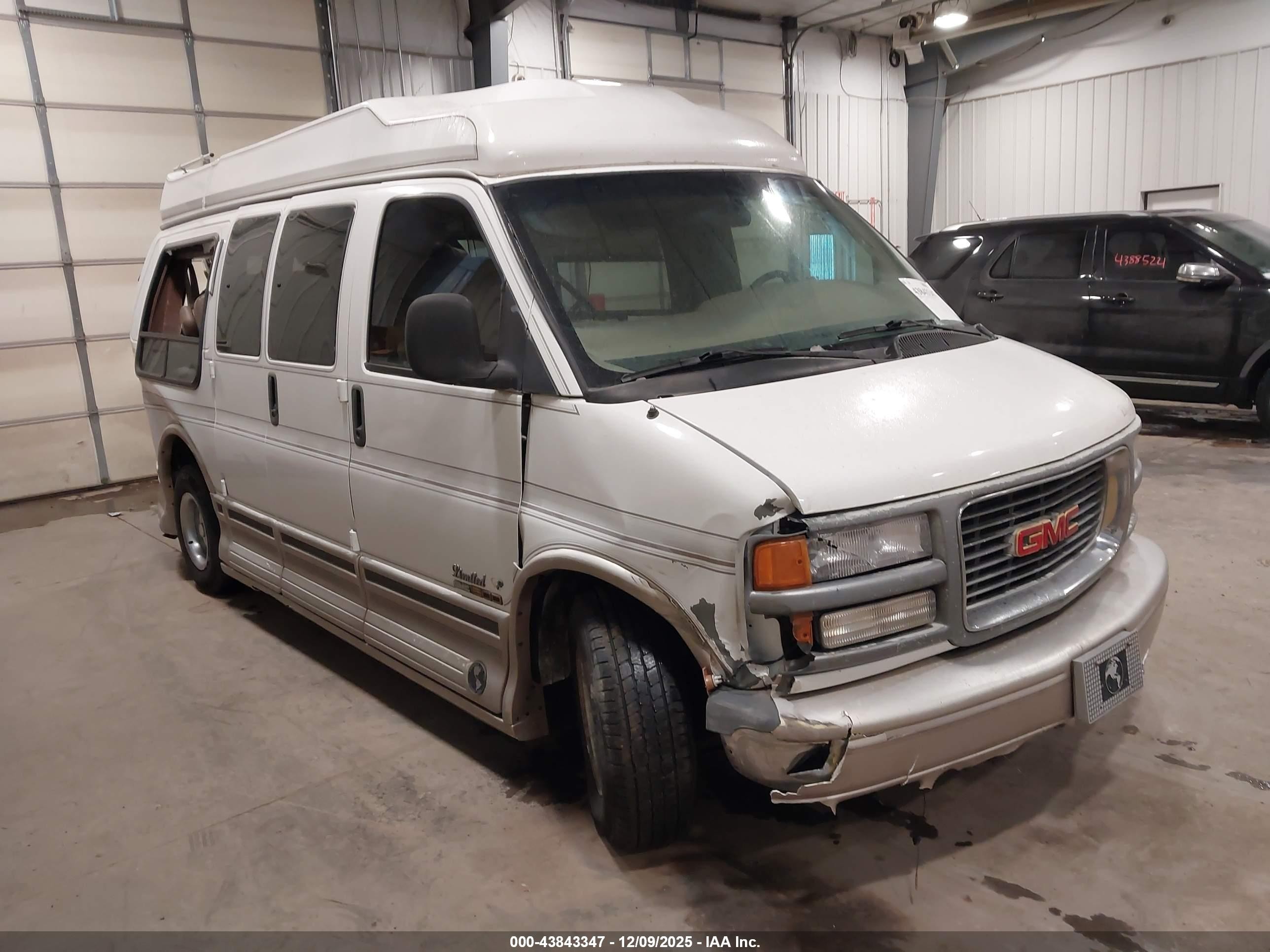 1997 GMC Savana Cargo YF7, VIN 1GDFG15R3V1039150 — Rear end