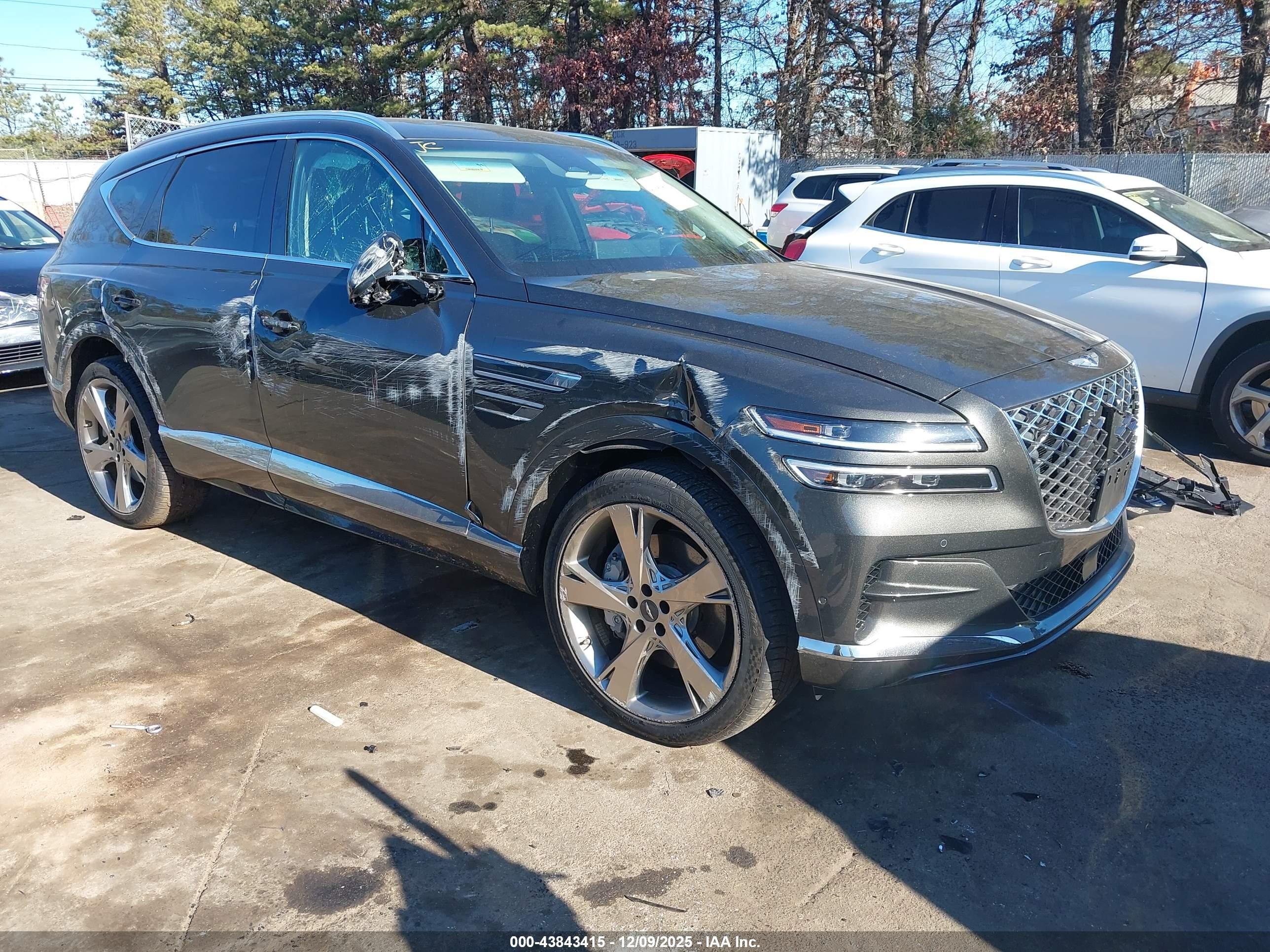 2024 Genesis GV80, VIN KMUHCESCXRU180377 — Side