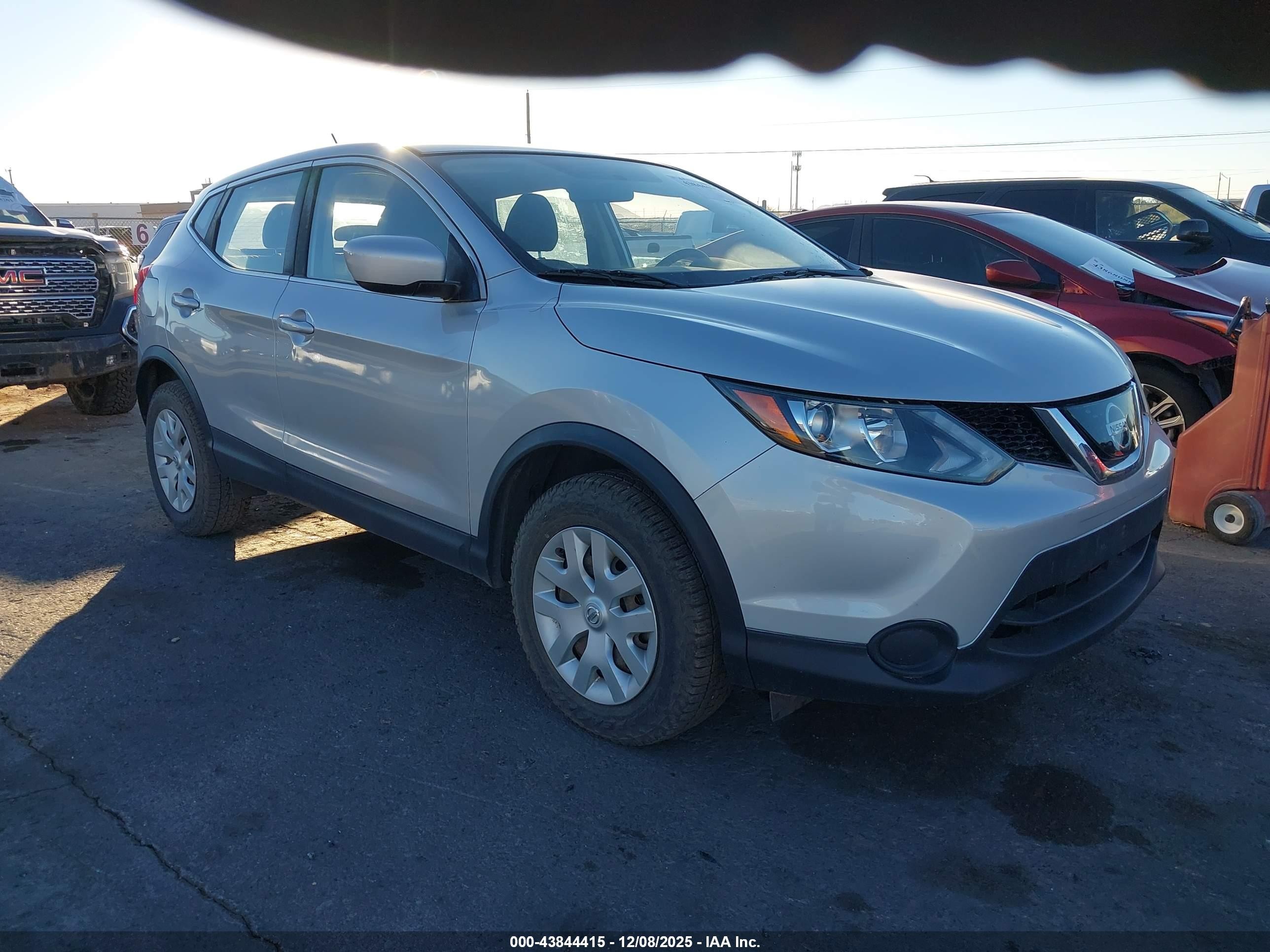 2018 Nissan Rogue SL, VIN JN1BJ1CR1JW257188 — Side