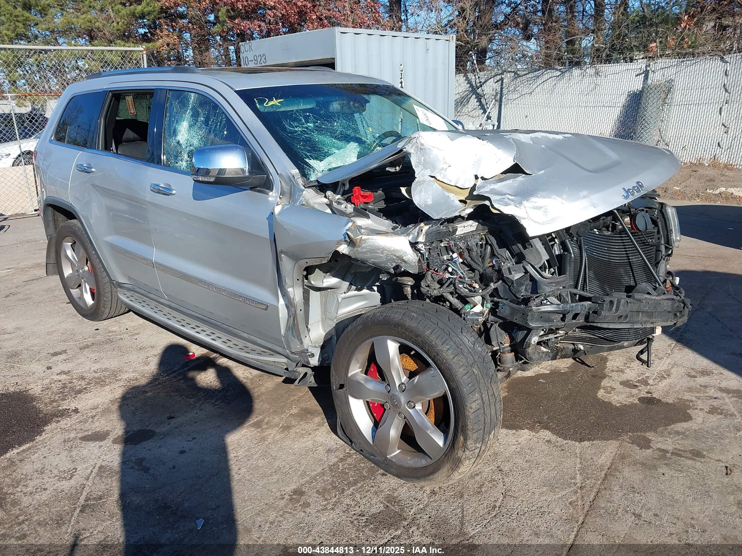 2013 Jeep Grand Cherokee Limited, VIN 1C4RJFBT1DC543070 — Front end