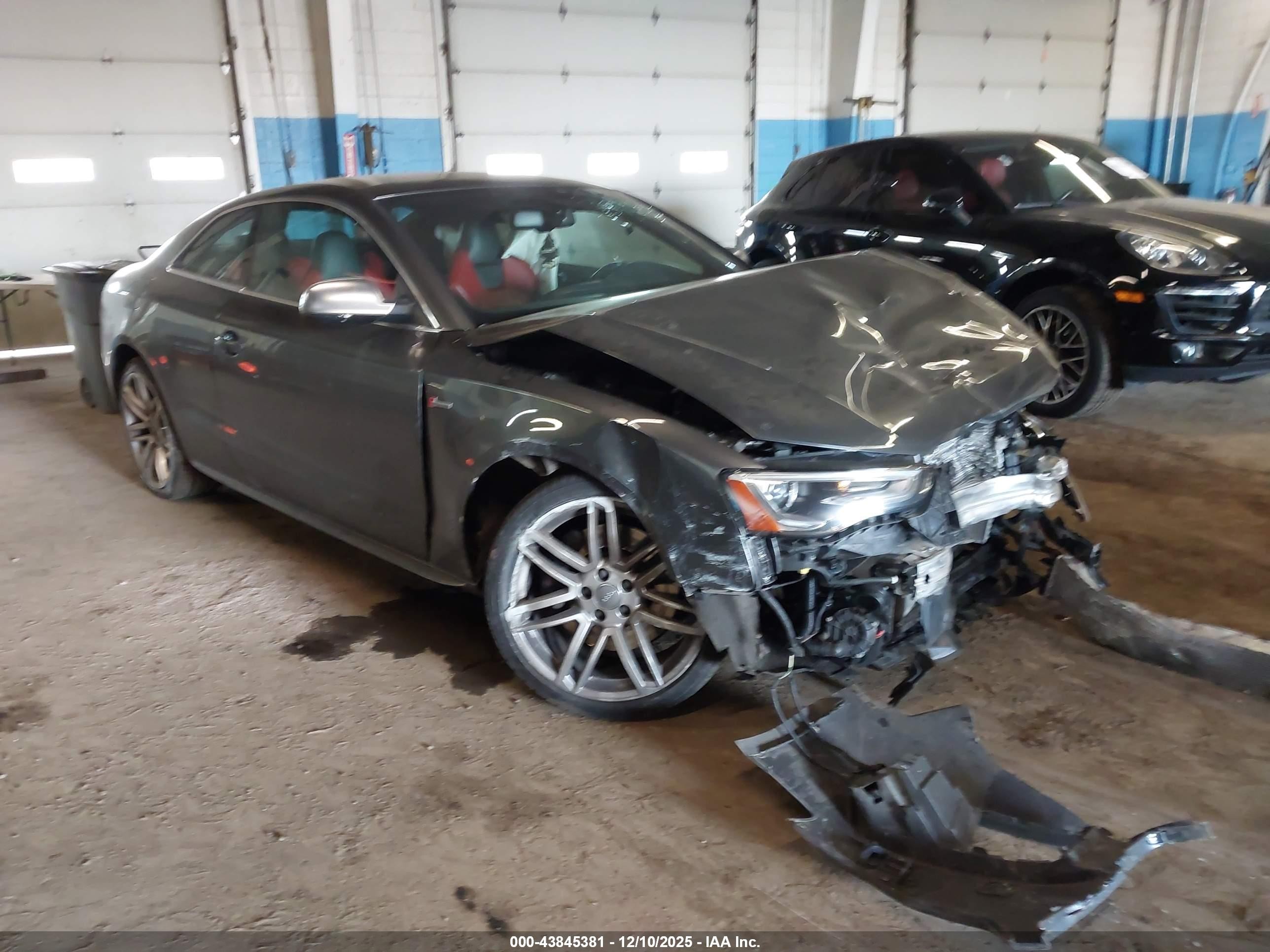 2016 Audi S5 Premium Plus, VIN WAUC4AFR3GA022640 — Перед