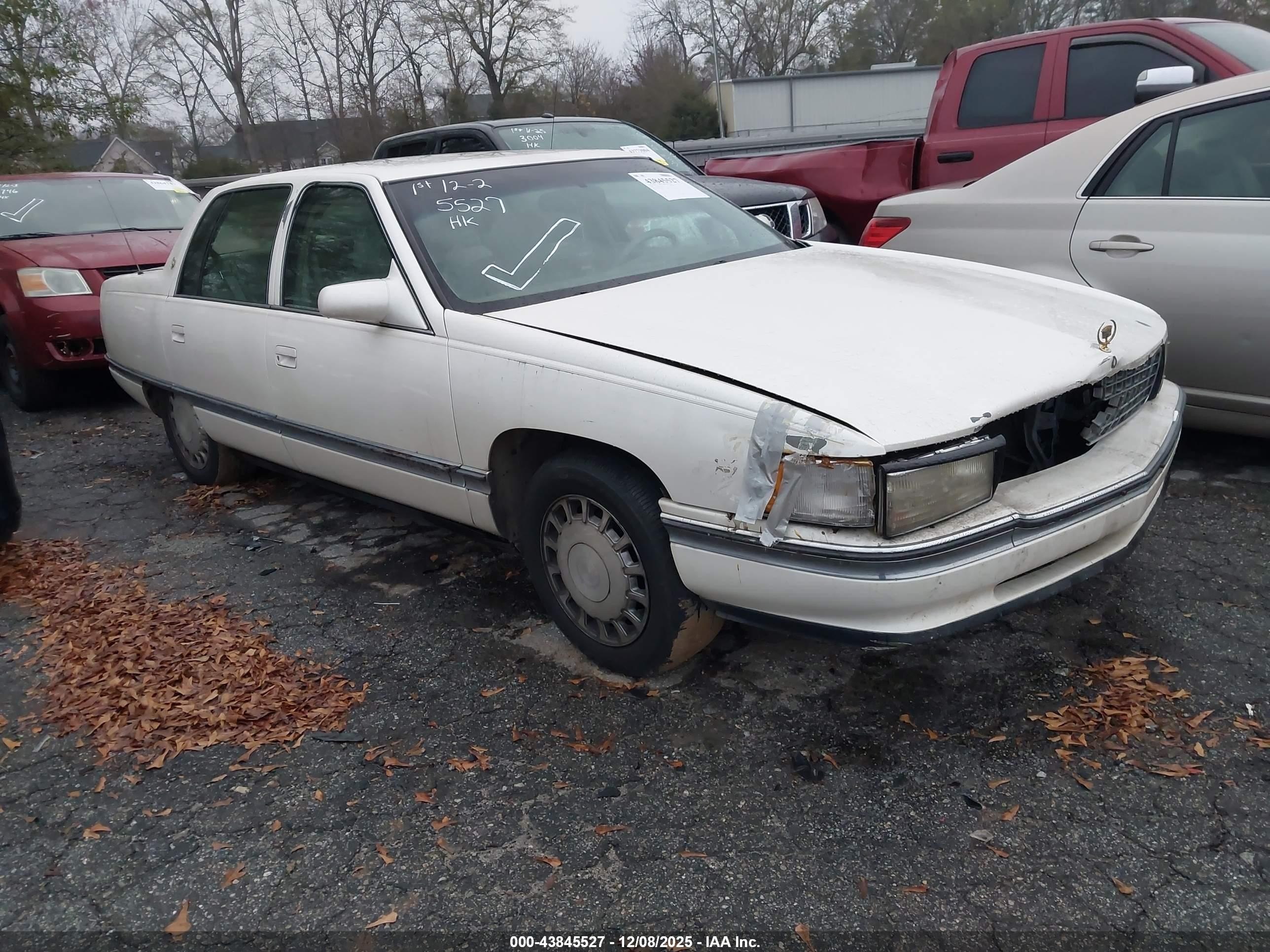 1996 Cadillac DeVille, VIN 1G6KD52Y0TU205637 — Normal wear