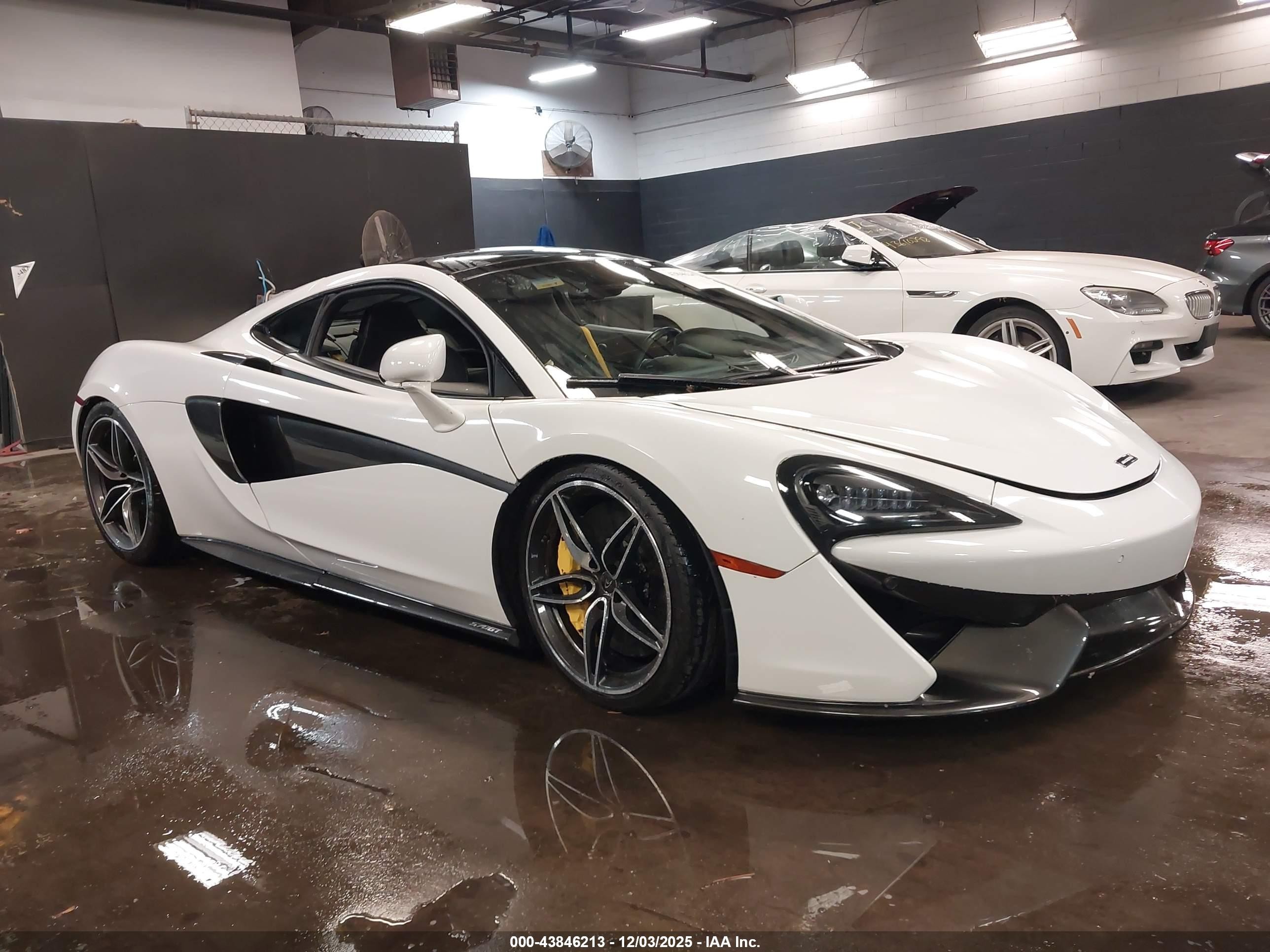 2018 McLaren 570GT, VIN SBM13GAAXJW005305 — Water / flood