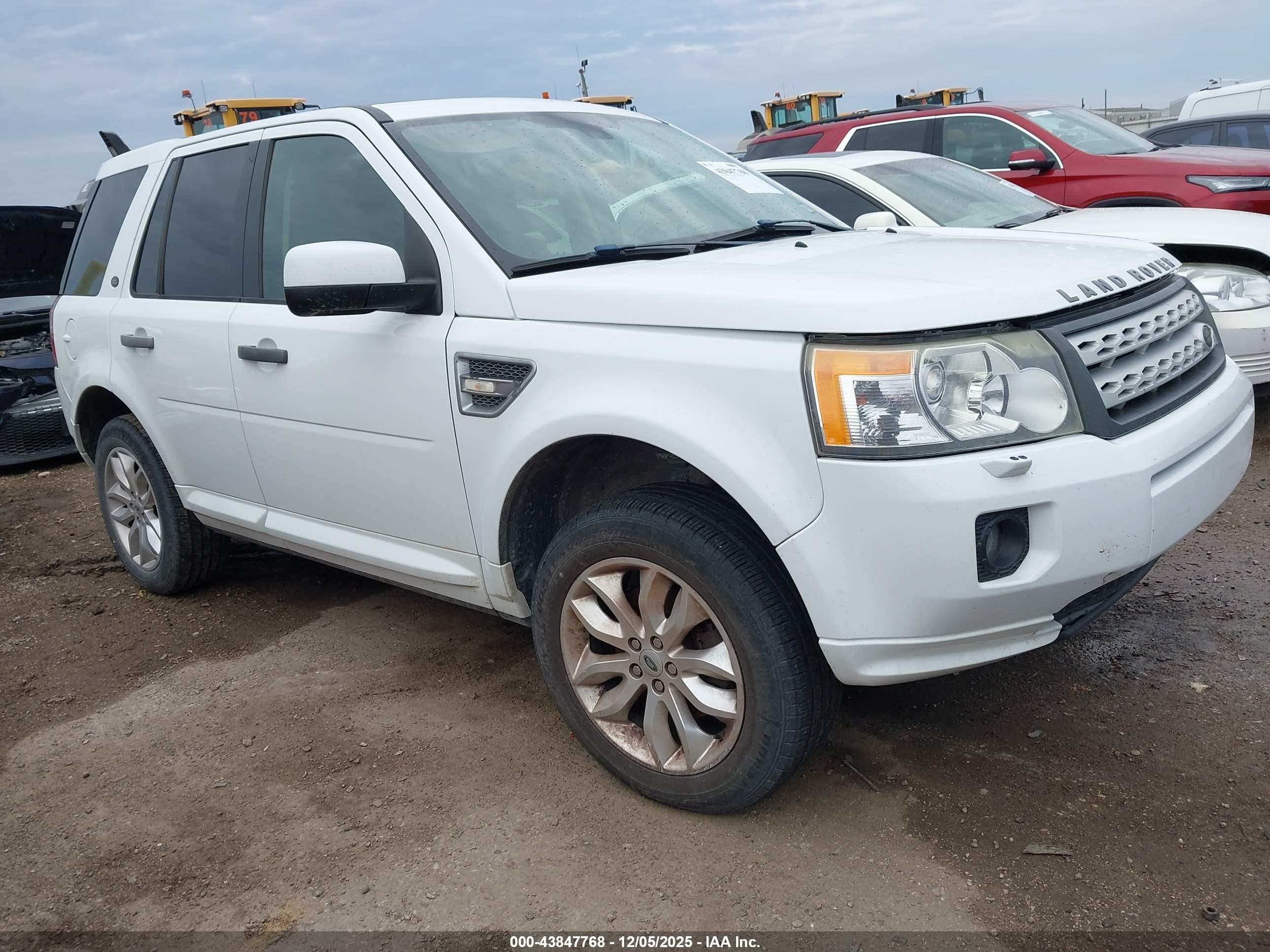 2011 Land Rover LR2 HSE Lux, VIN SALFT2BN2BH275663 — Front end