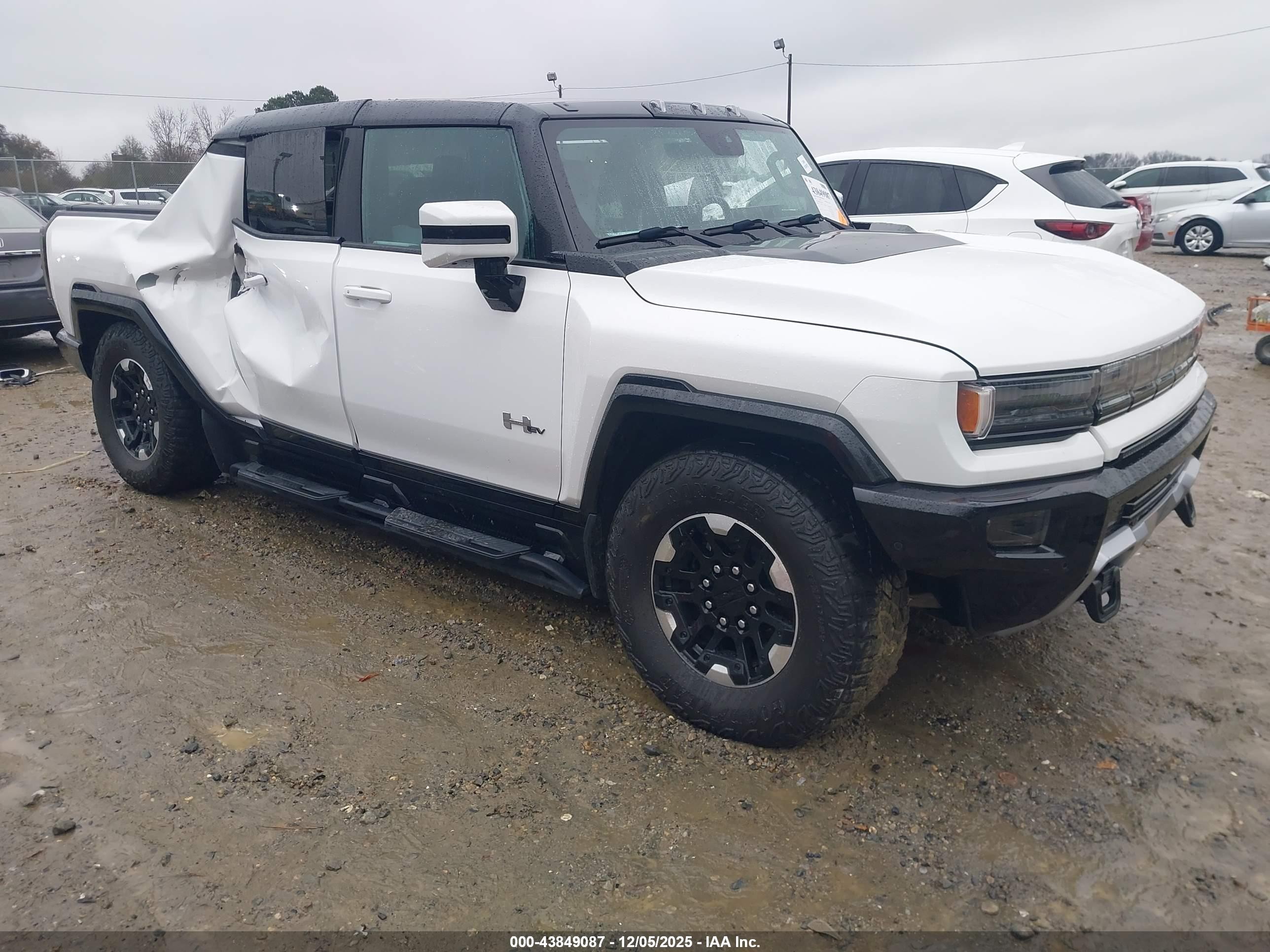 2023 GMC HUMMER EV Pickup, VIN 1GT40FDA4PU100841 — Rear end