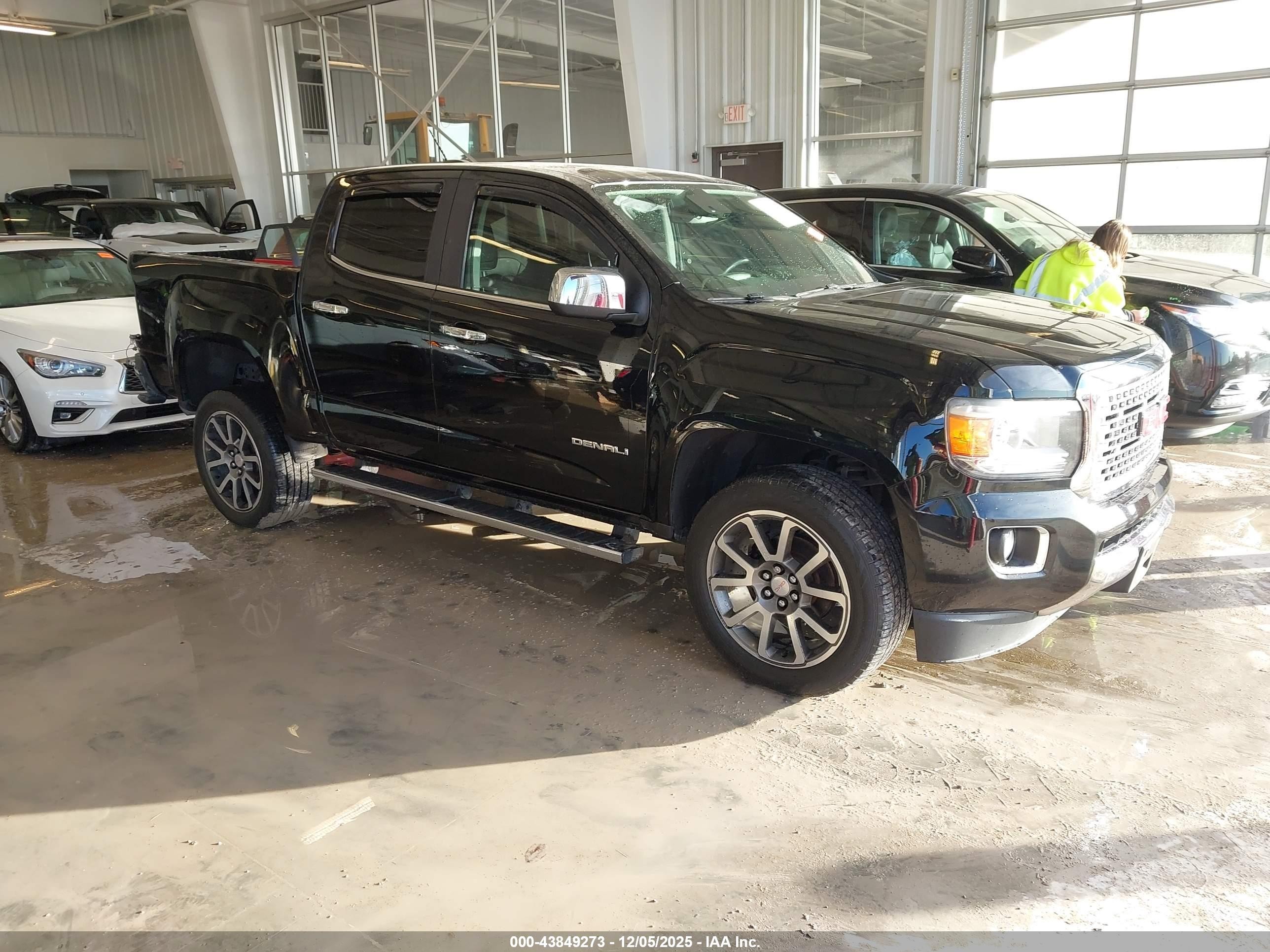 2018 GMC Canyon 4WD Denali, VIN 1GTG6EEN4J1106929 — Rear end