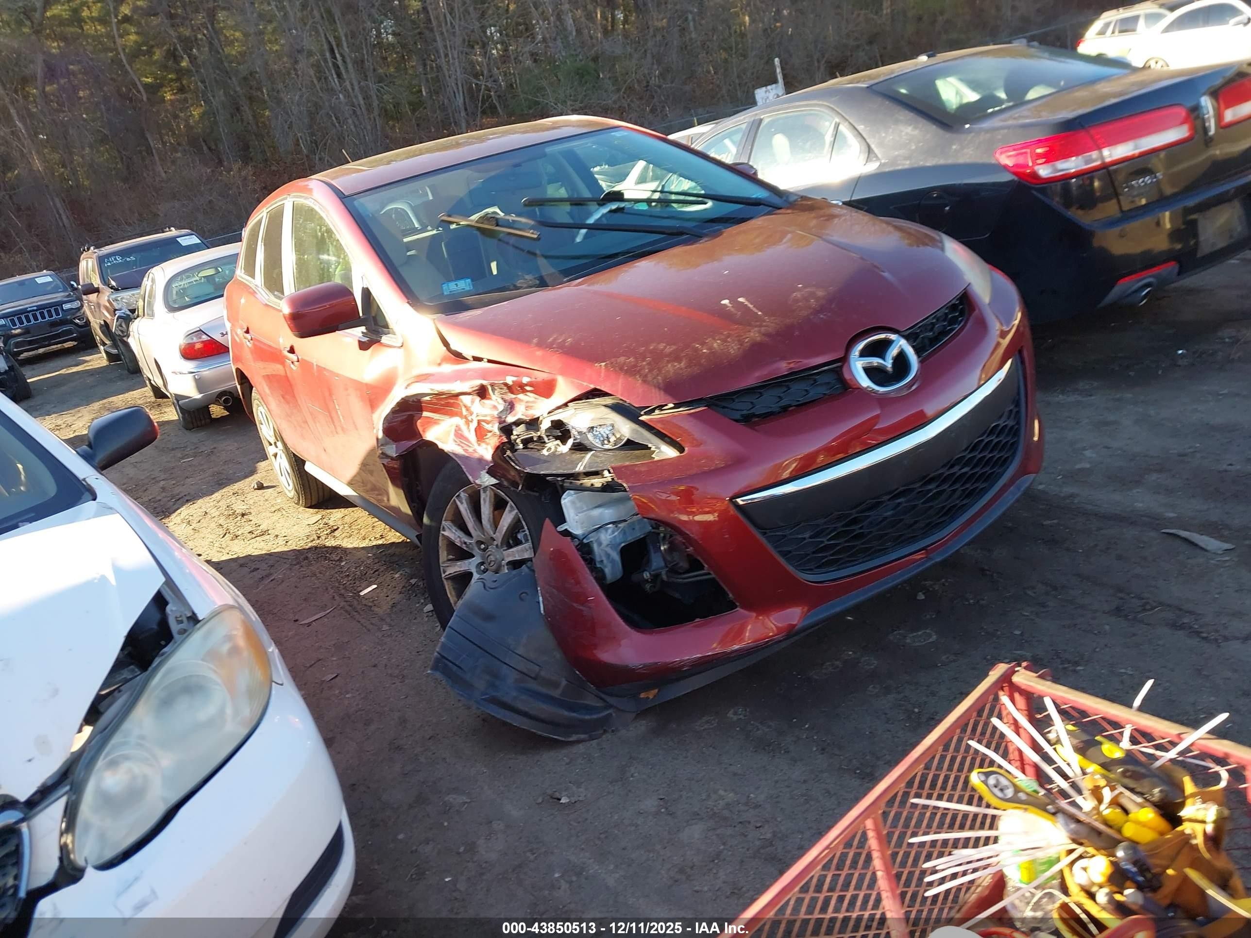 2011 Mazda CX-7 i Sport, VIN JM3ER2BM9B0392834 — Перед