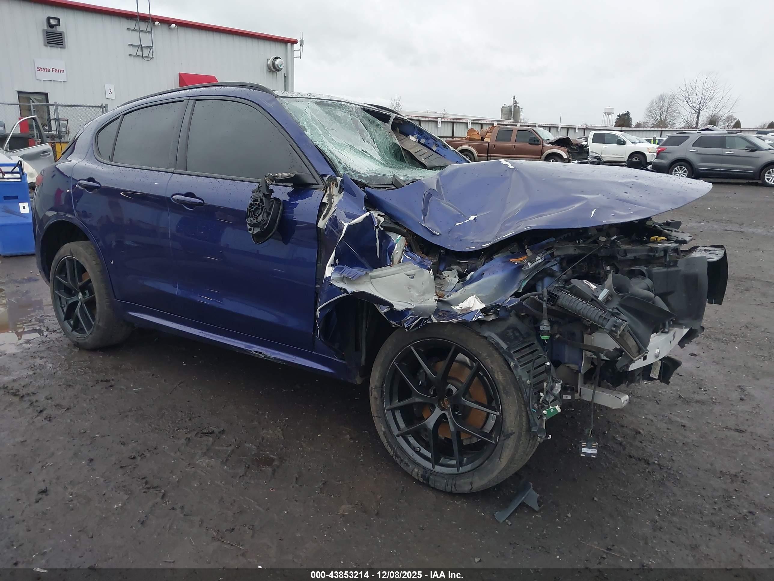 2021 Alfa Romeo Stelvio Ti Sport, VIN ZASPAKBN7M7D09923 — Rollover