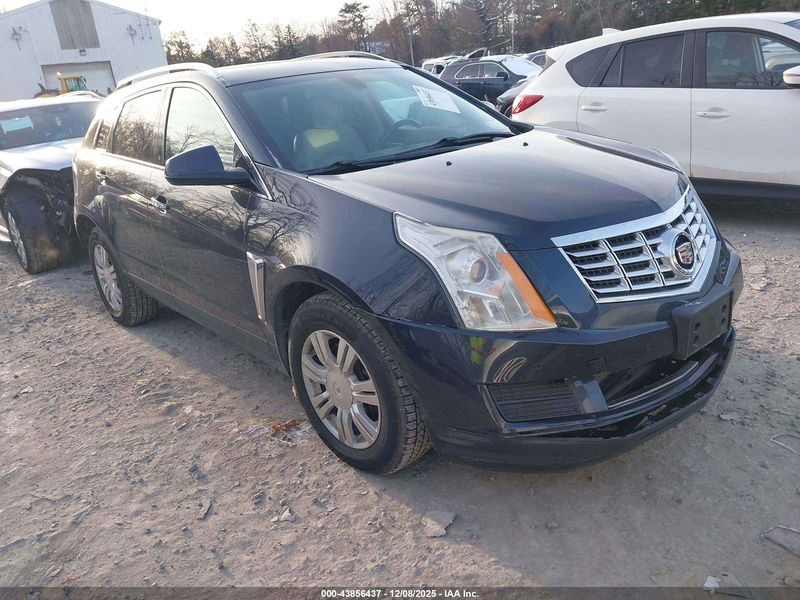 2016 Cadillac SRX Luxury Collection, VIN 3GYFNEE35GS558239 — Front end