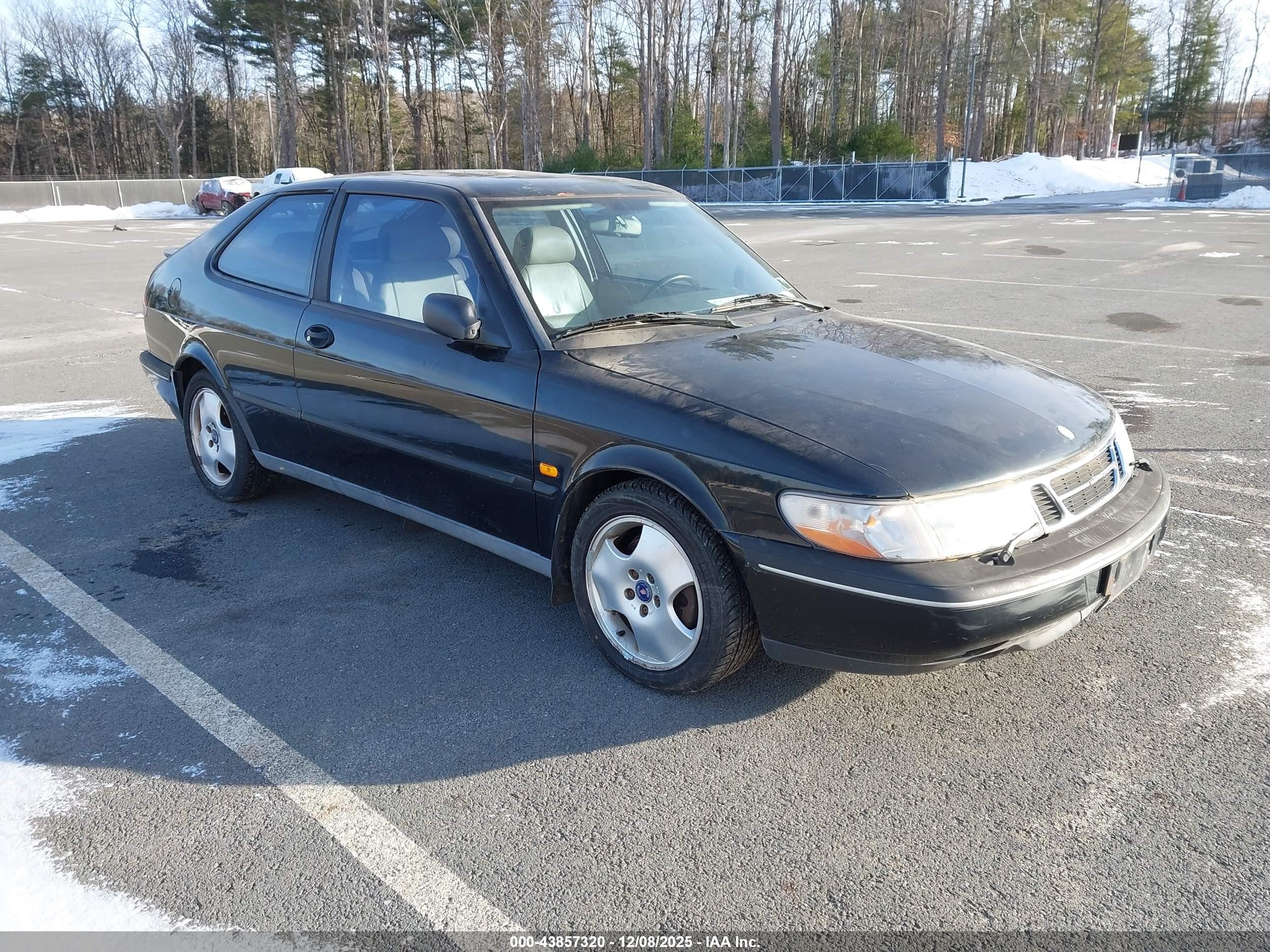 1997 Saab 900 SE, VIN YS3DF35N0V2037432 — Normal wear