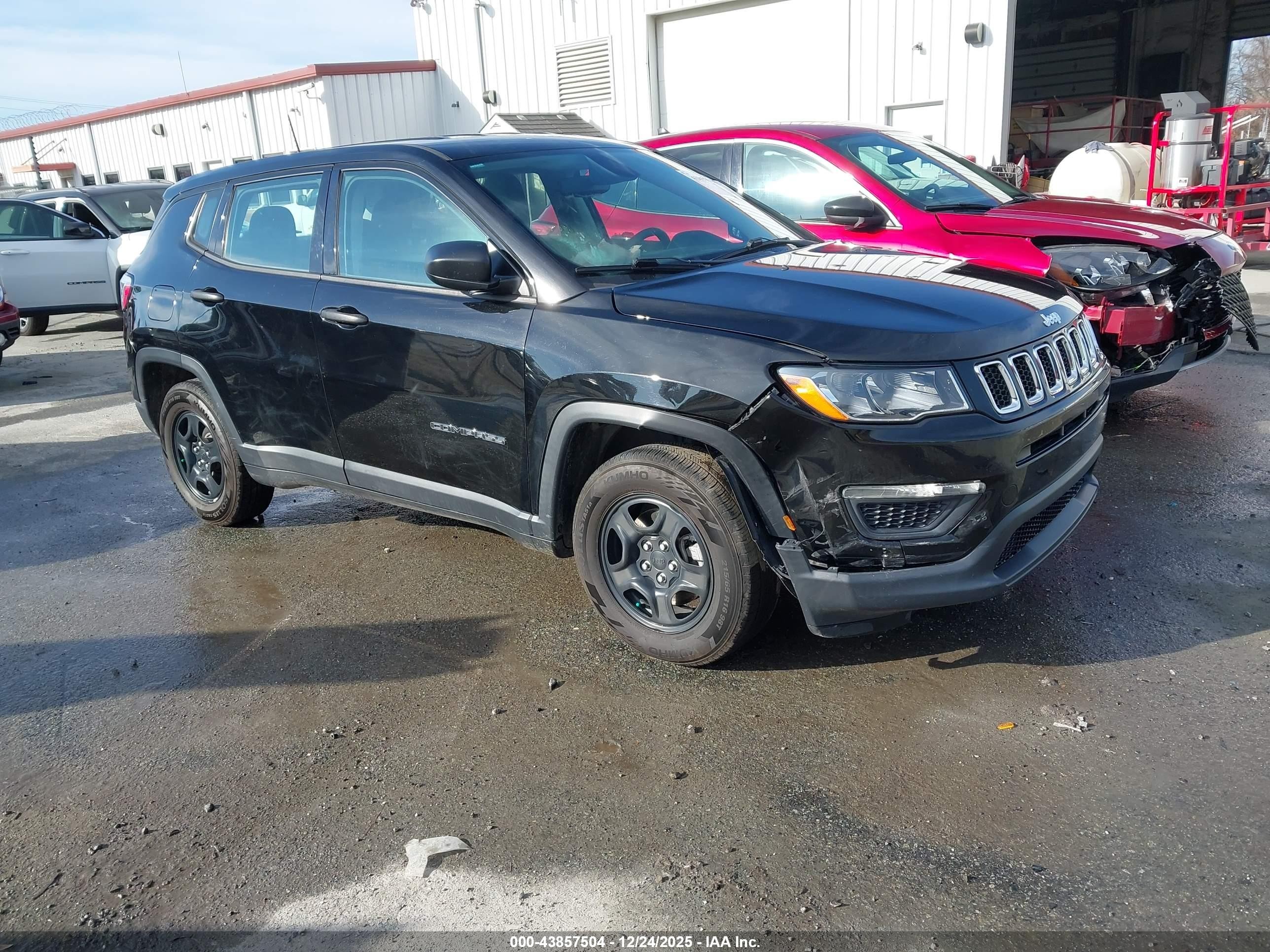 2021 Jeep Compass Sport, VIN 3C4NJCABXMT505220 — Front end