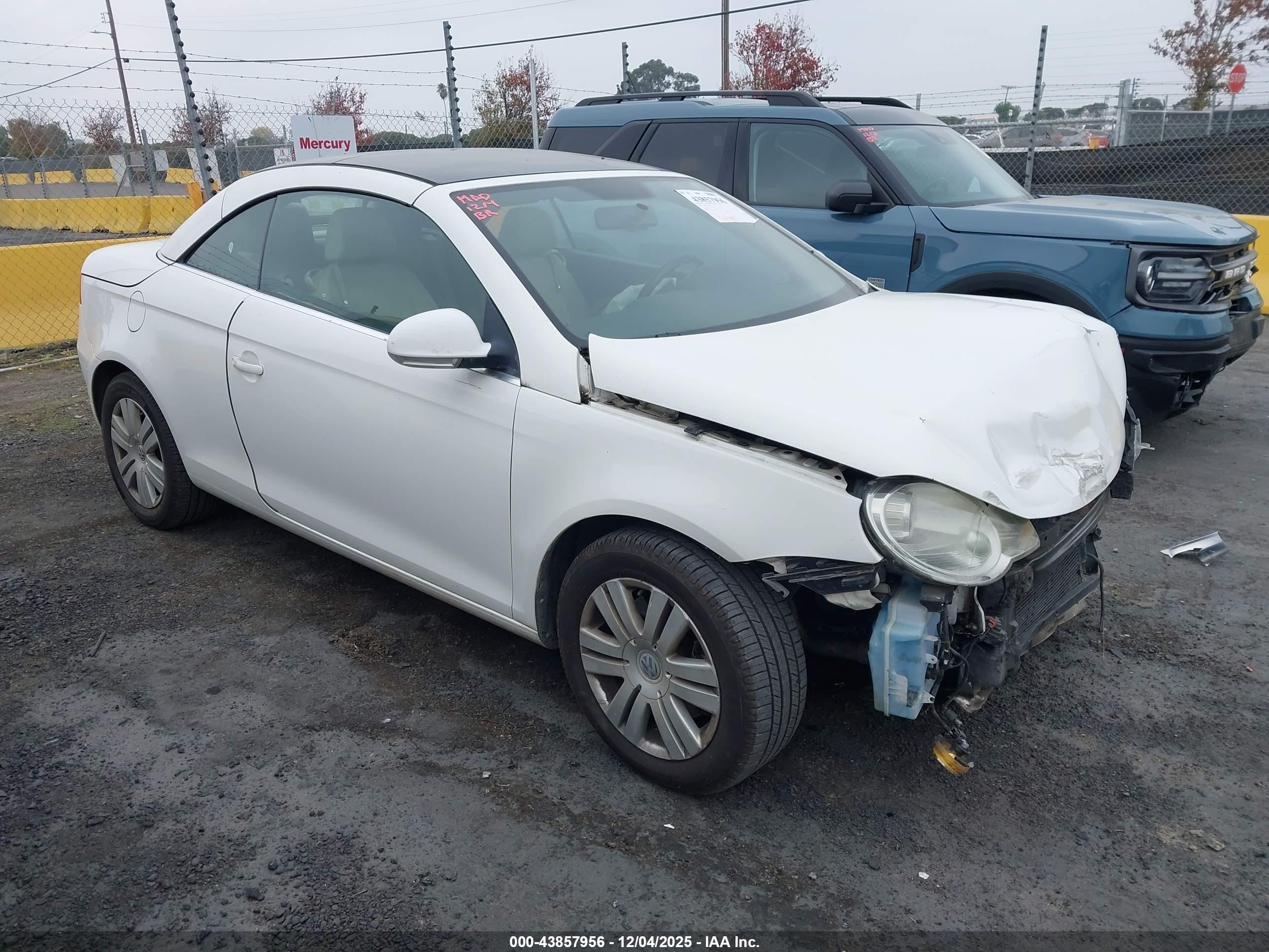 2008 Volkswagen Eos Turbo, VIN WVWBA71F38V036443 — Front end