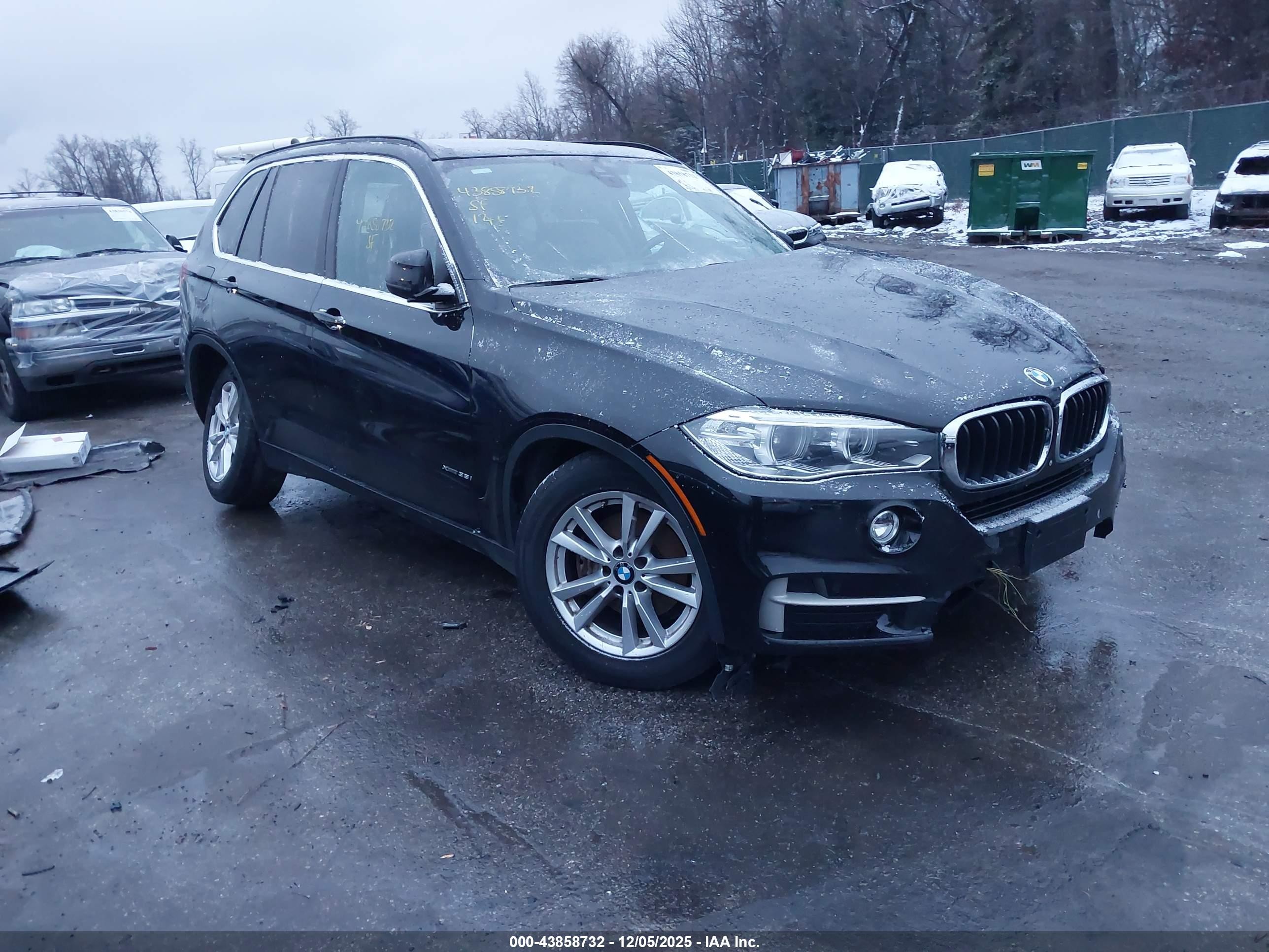 2015 BMW X5 xDrive35i, VIN 5UXKR0C59F0K59437 — Side
