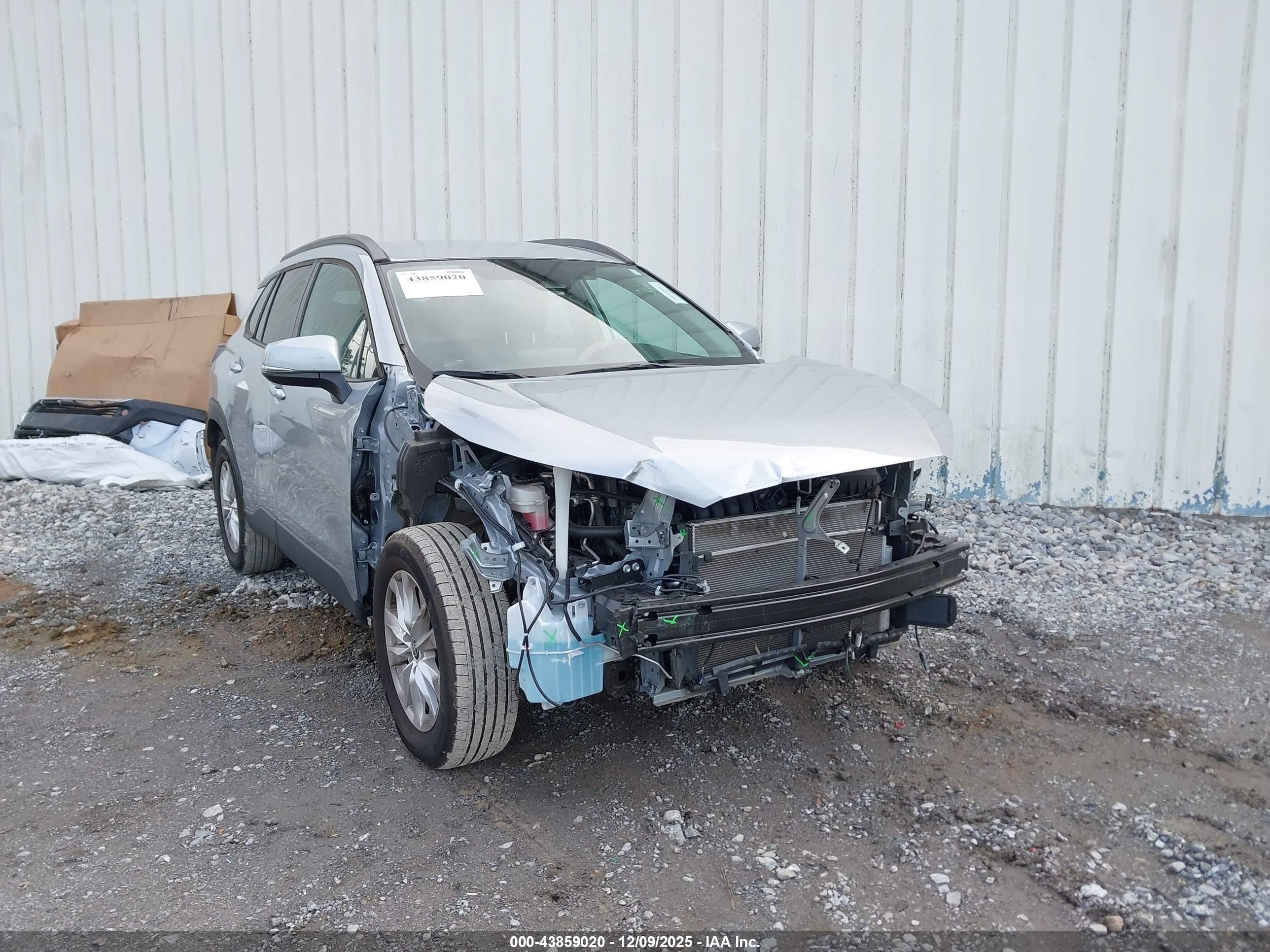 2024 Toyota Corolla Cross LE, VIN 7MUCAAAG1RV091761 — Front end