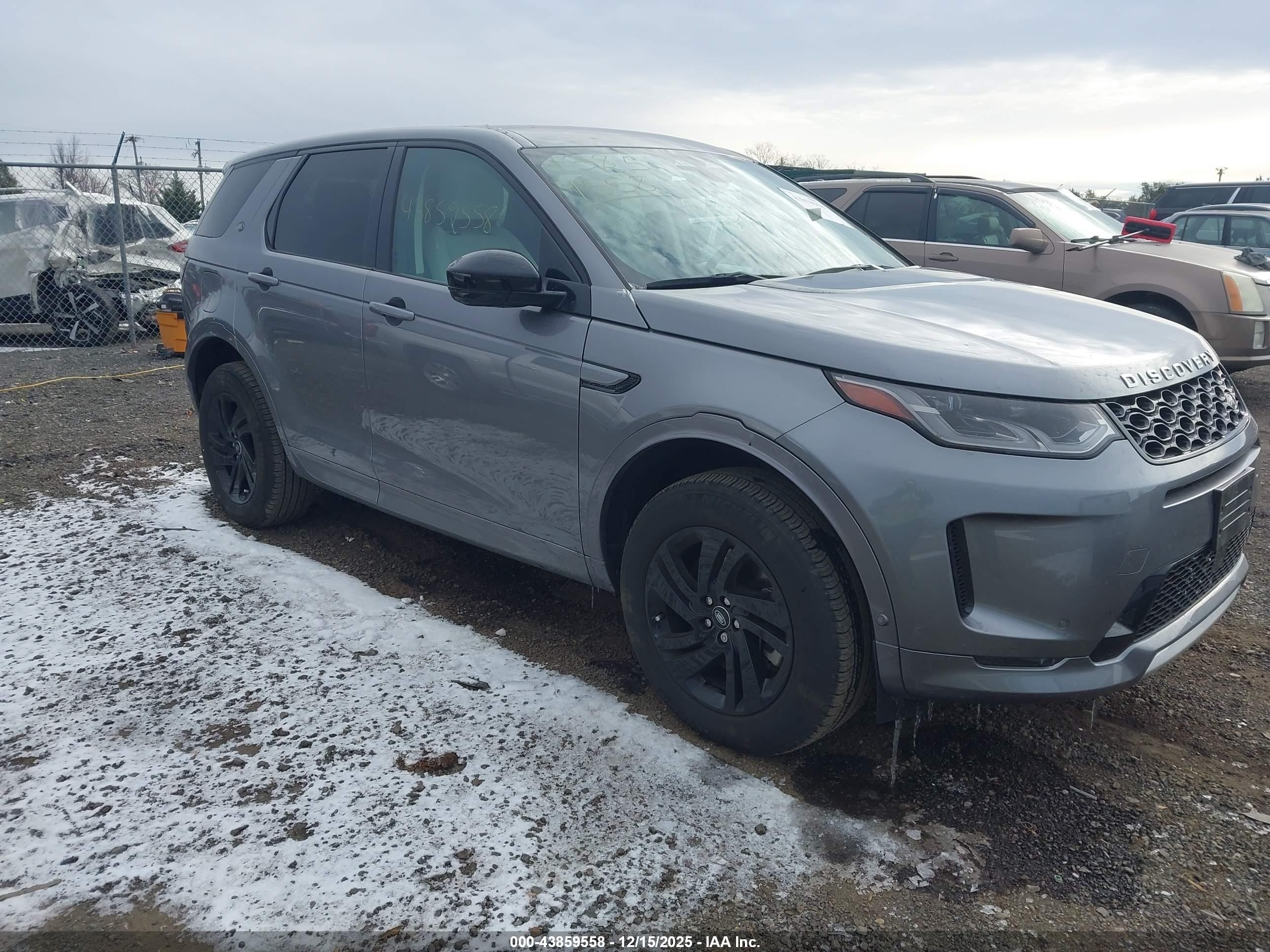 2025 Land Rover Discovery Sport S, VIN SALCJ2FXXSH352915 — Rear end