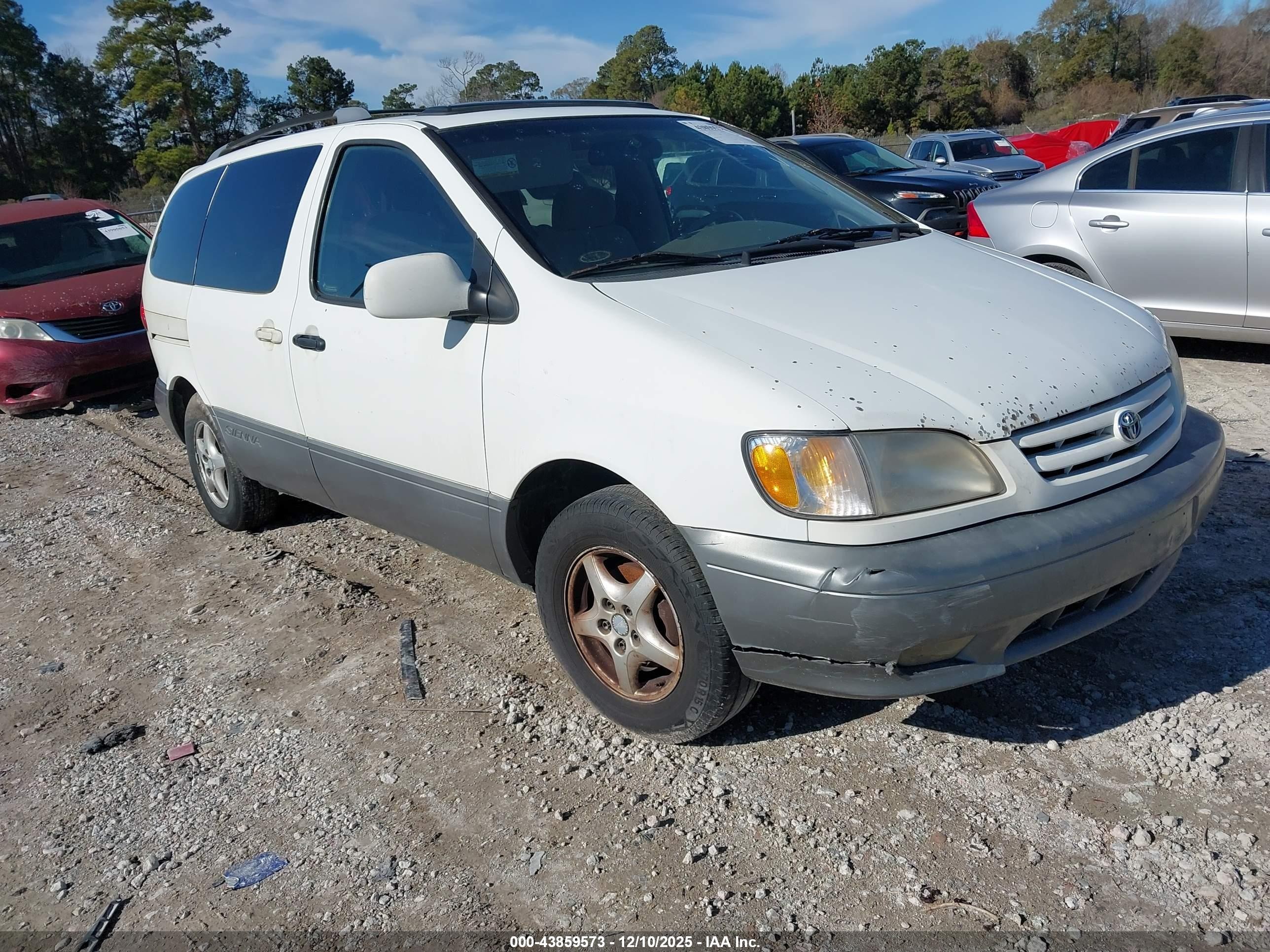 2001 Toyota Sienna LE, VIN 4T3ZF13CX1U329173 — Engine fire