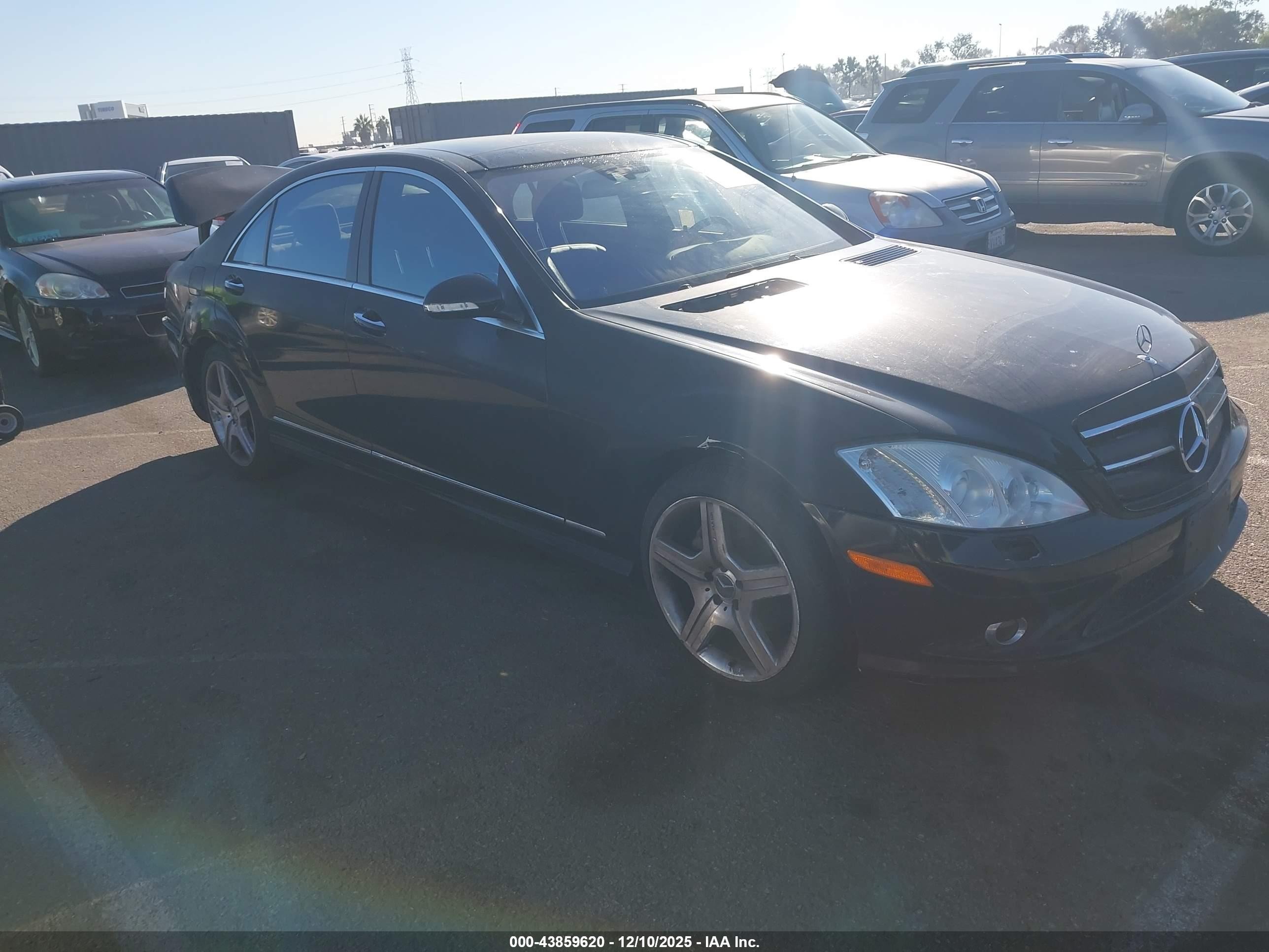 2008 Mercedes-Benz S 550, VIN WDDNG71X68A204965 — Rear end