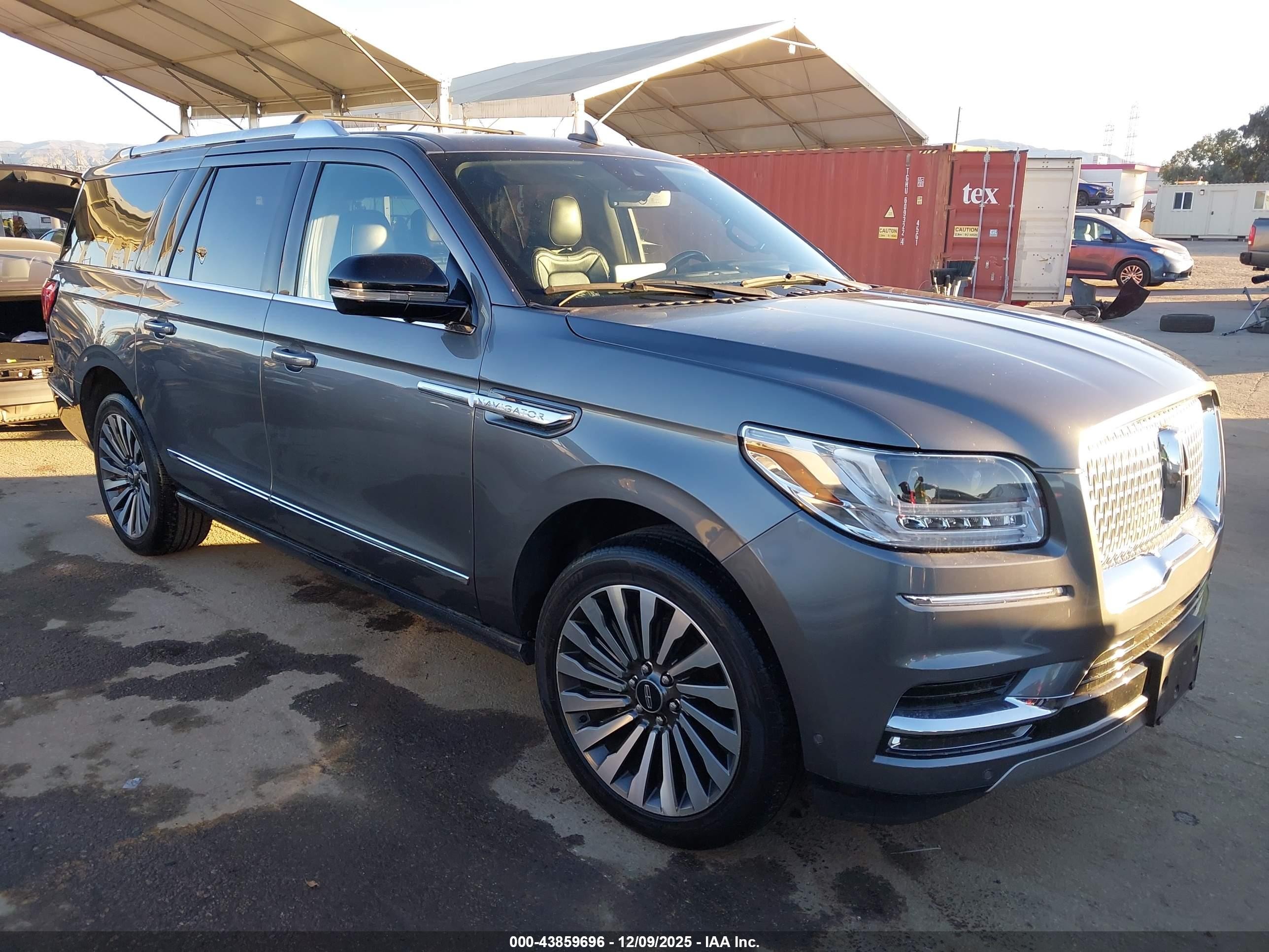2021 Lincoln Navigator Reserve, VIN 5LMJJ3LT1MEL11642 — Interior fire
