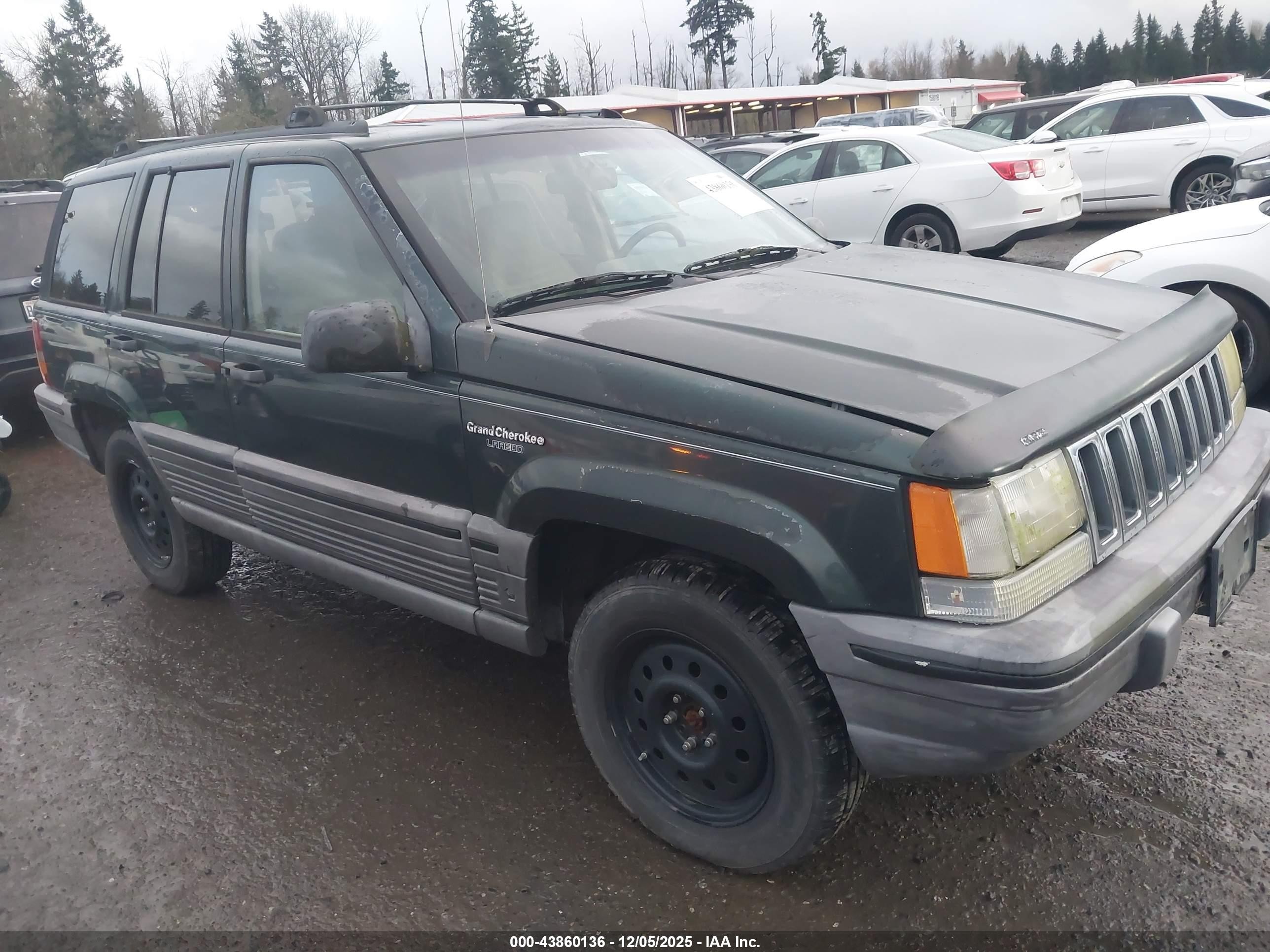 1994 Jeep Grand Cherokee Laredo, VIN 1J4GZ58Y1RC236478 — Front end