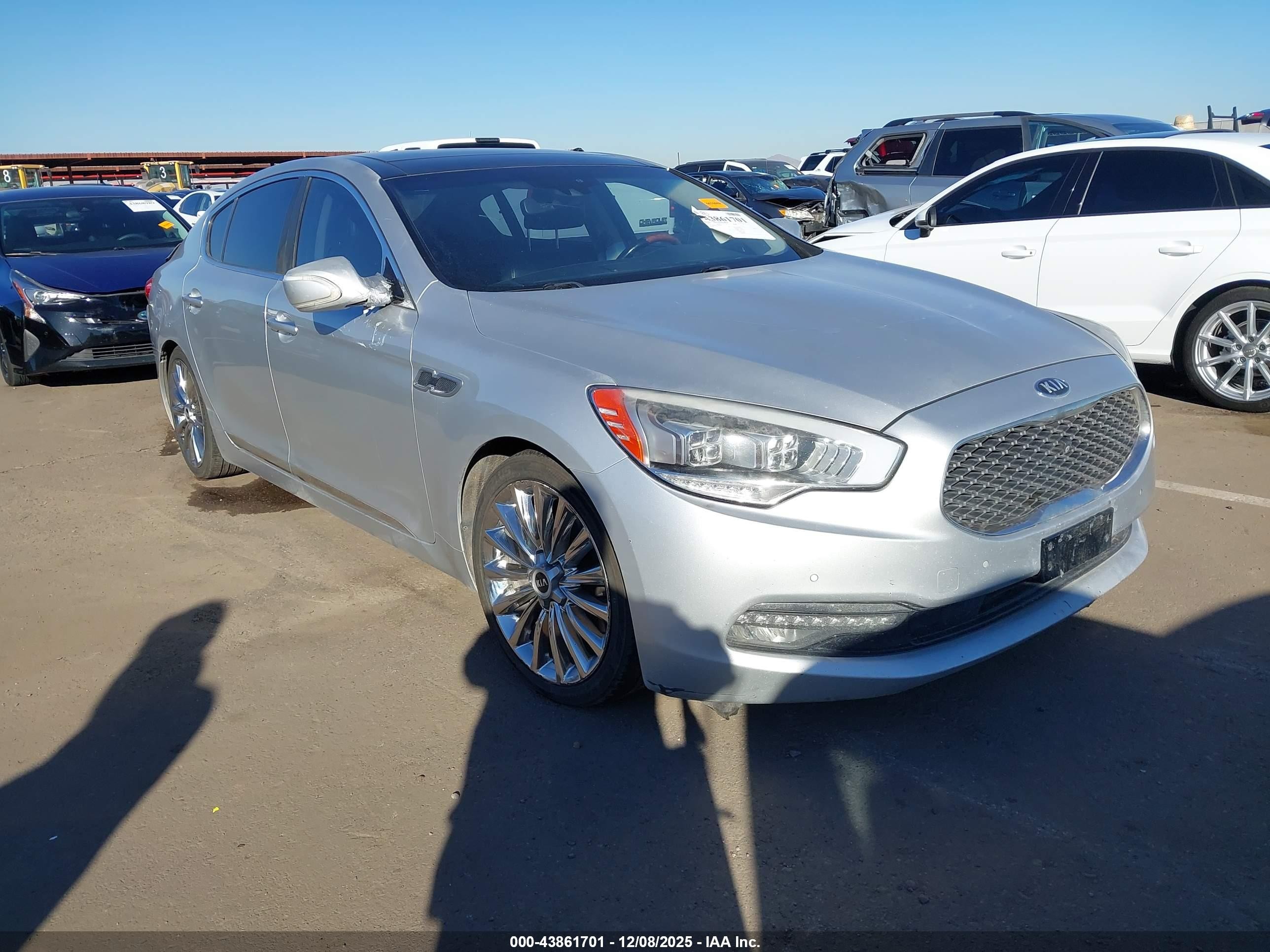2015 Kia K900 Luxury, VIN KNALW4D49F6023487 — Rear end