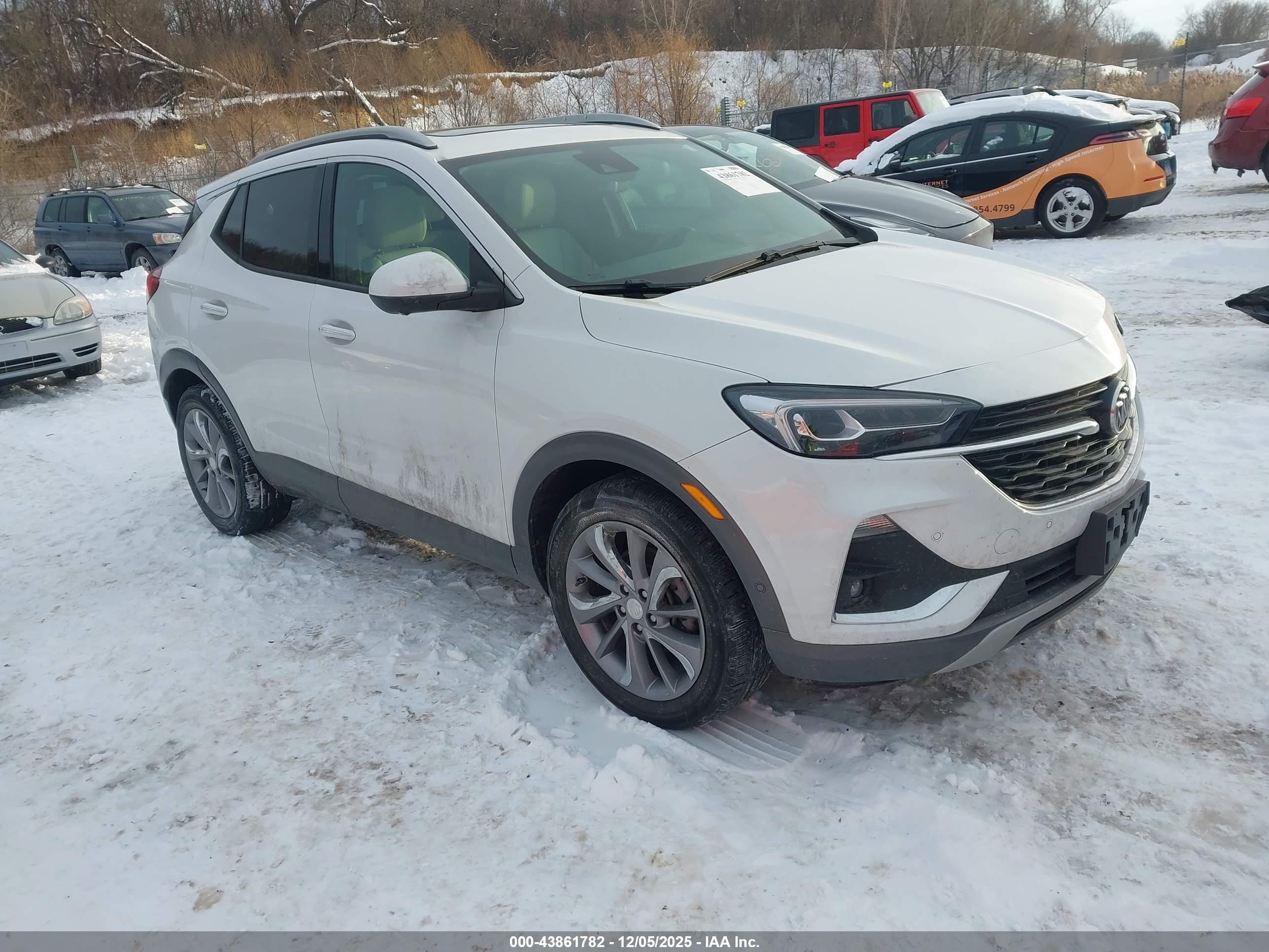 2021 Buick Encore GX Essence, VIN KL4MMFSL2MB049186 — Front end
