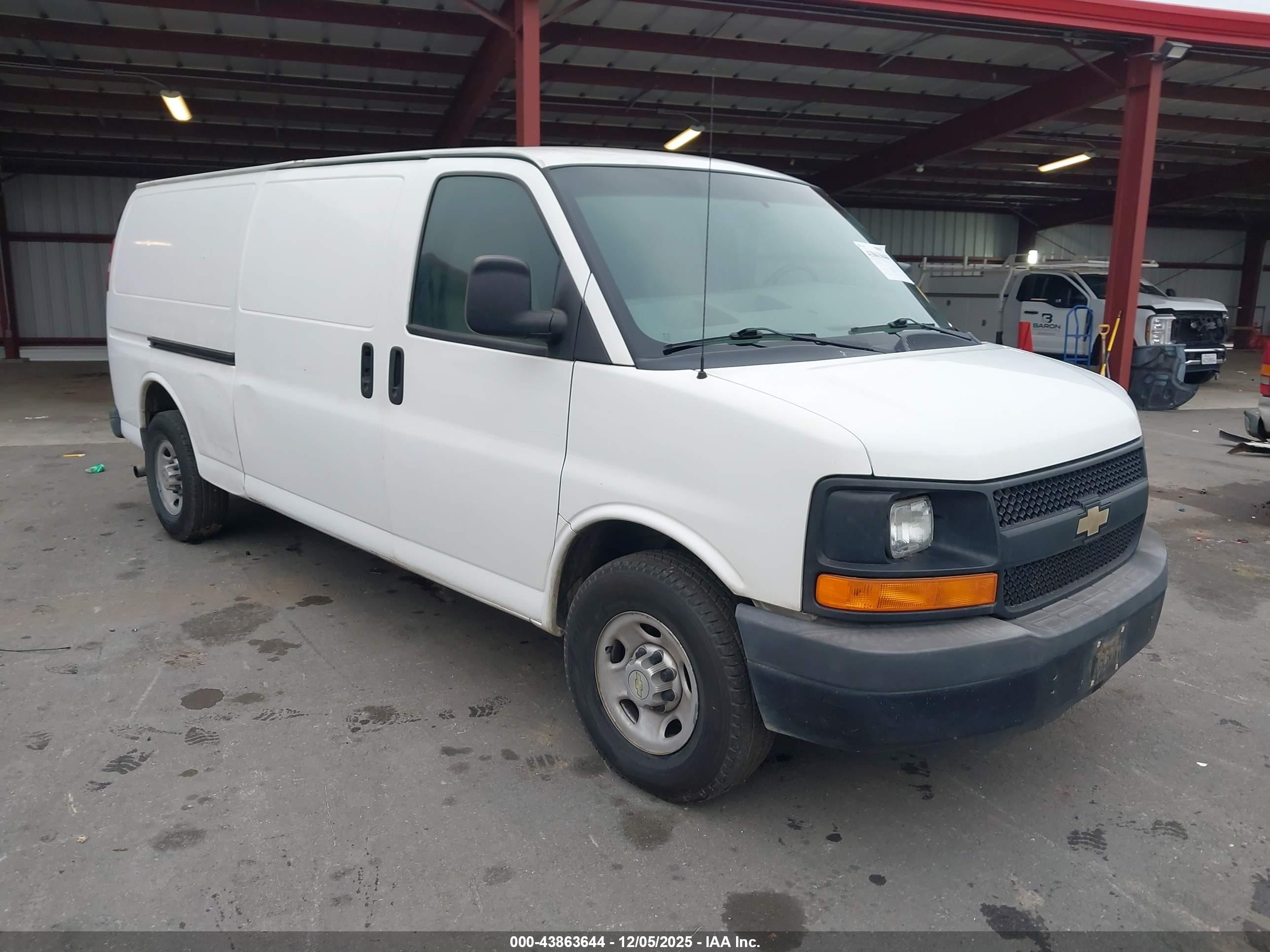 2013 Chevrolet Express 3500, VIN 1GCZGUBG8D1158767 — Rear end